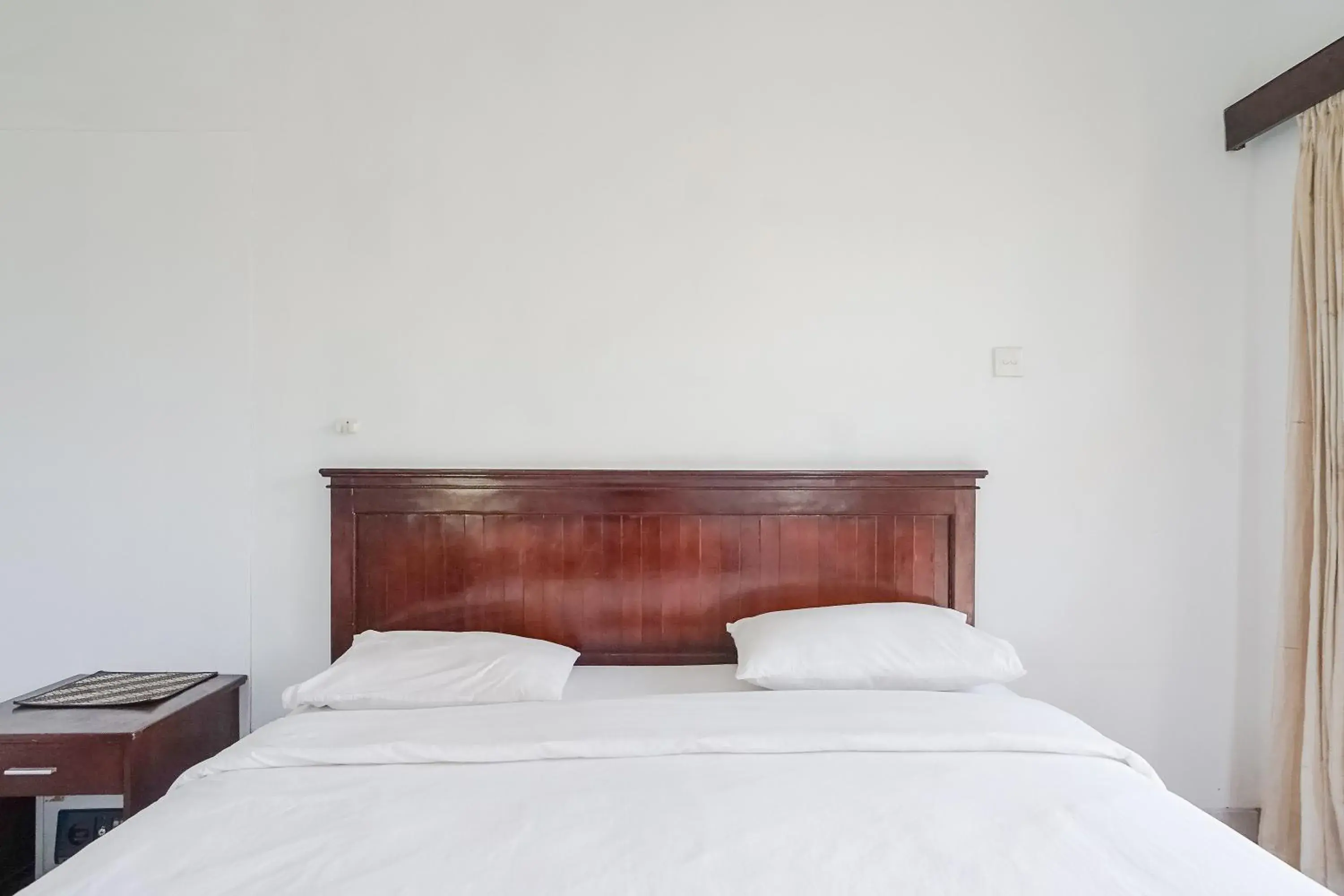 Deluxe King Room in Indopurejoy House - Komala Indah Cottages Deluxe King Room in Indopurejoy House - Komala Indah Cottages