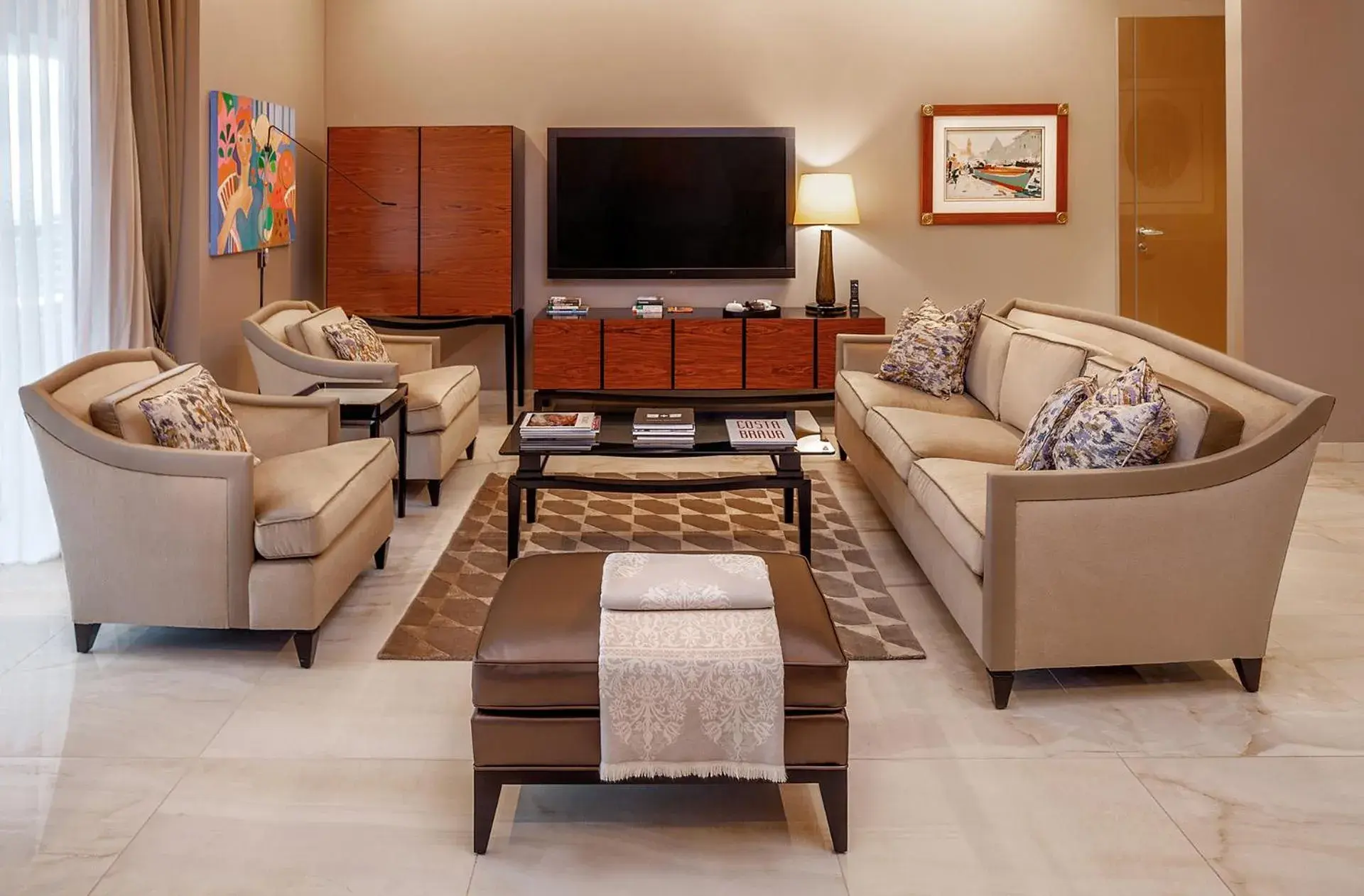 Three-Bedroom Suite Grand Club with Sea View and Spa Access in Alàbriga Hotel GL Three-Bedroom Suite Grand Club with Sea View and Spa Access in Alàbriga Hotel GL