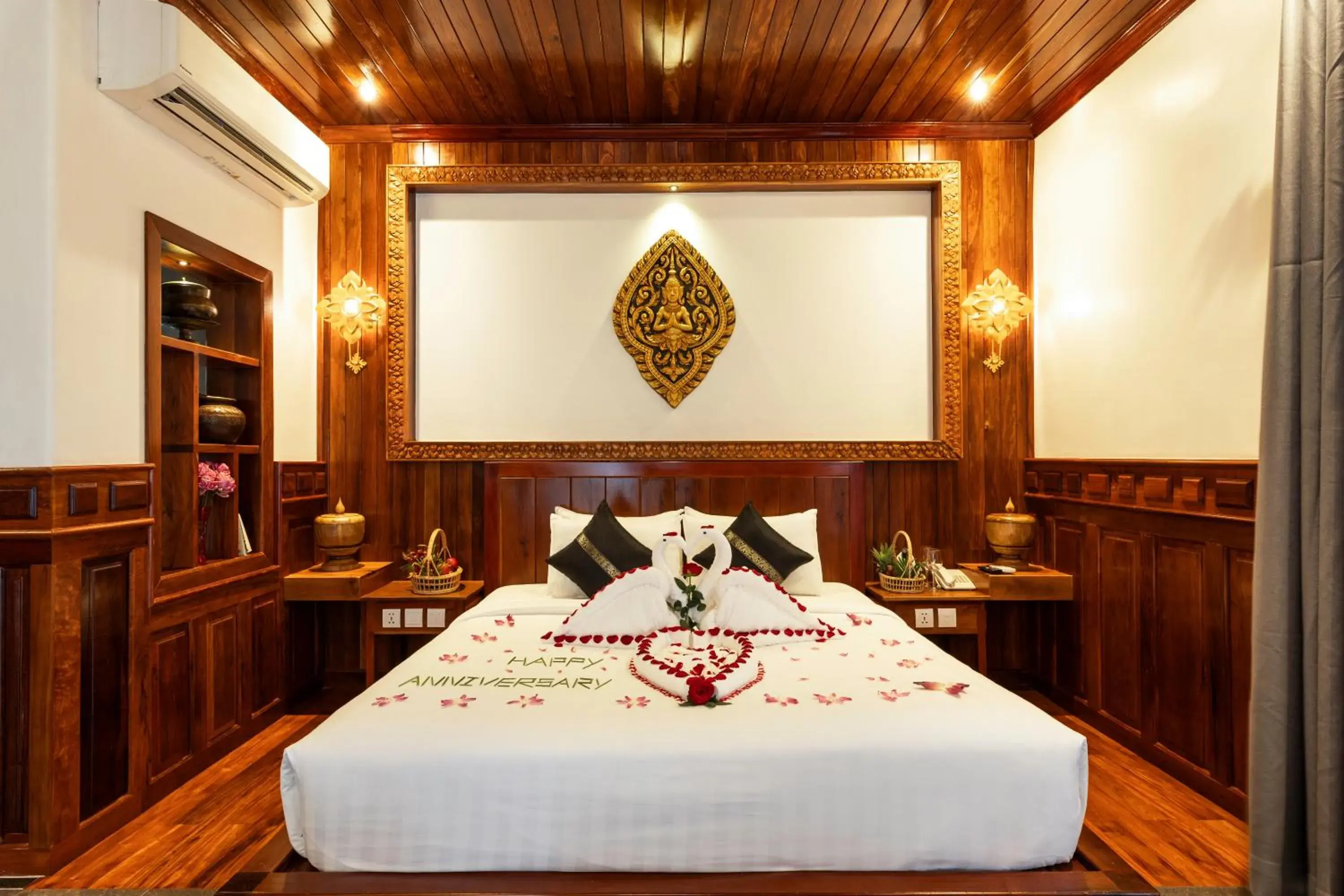 Landmark Room in Peak Elite Boutique Landmark Room in Peak Elite Boutique