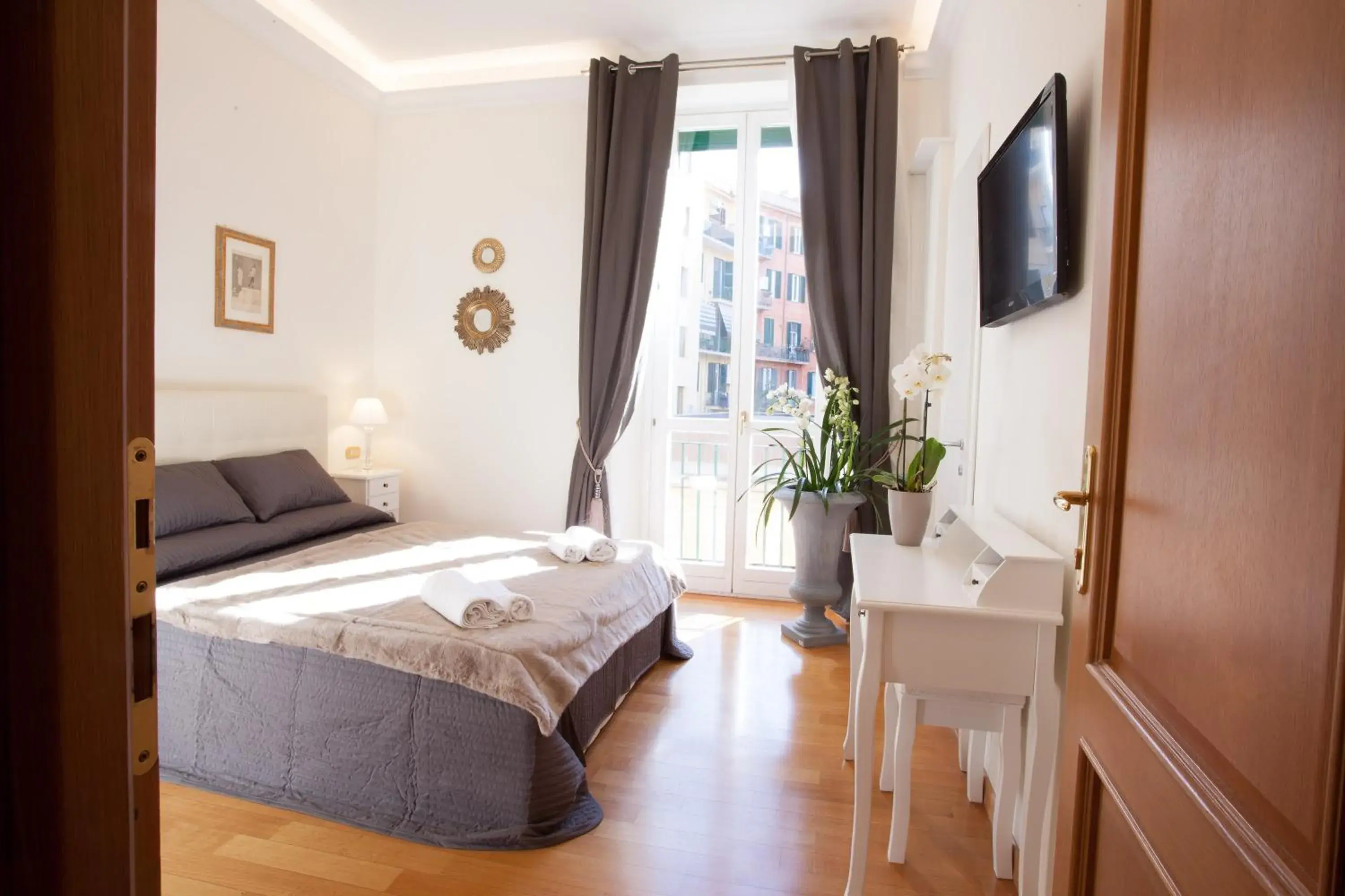 Double Room with Balcony in InnsideRome Double Room with Balcony in InnsideRome