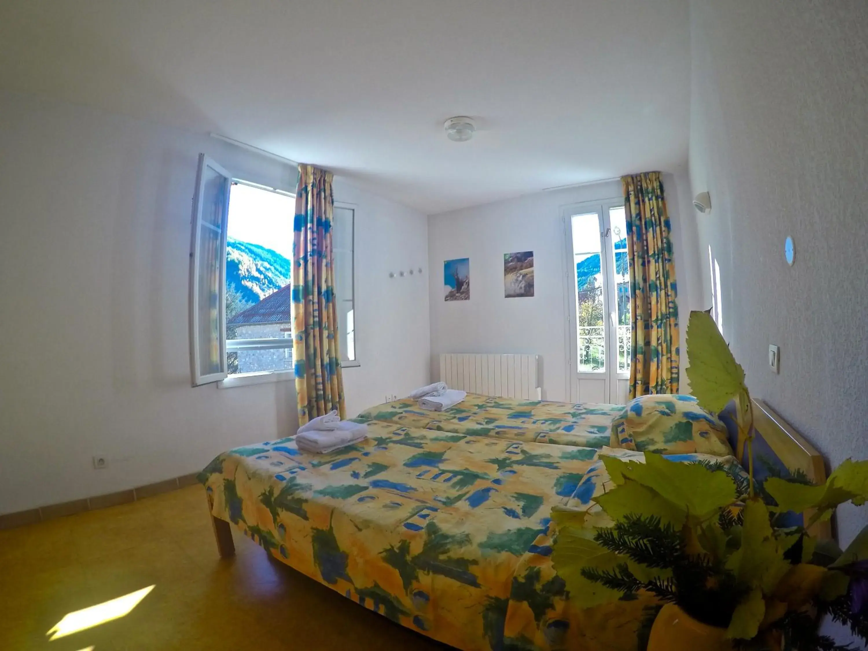 Twin Room in Le Rabuons Twin Room in Le Rabuons