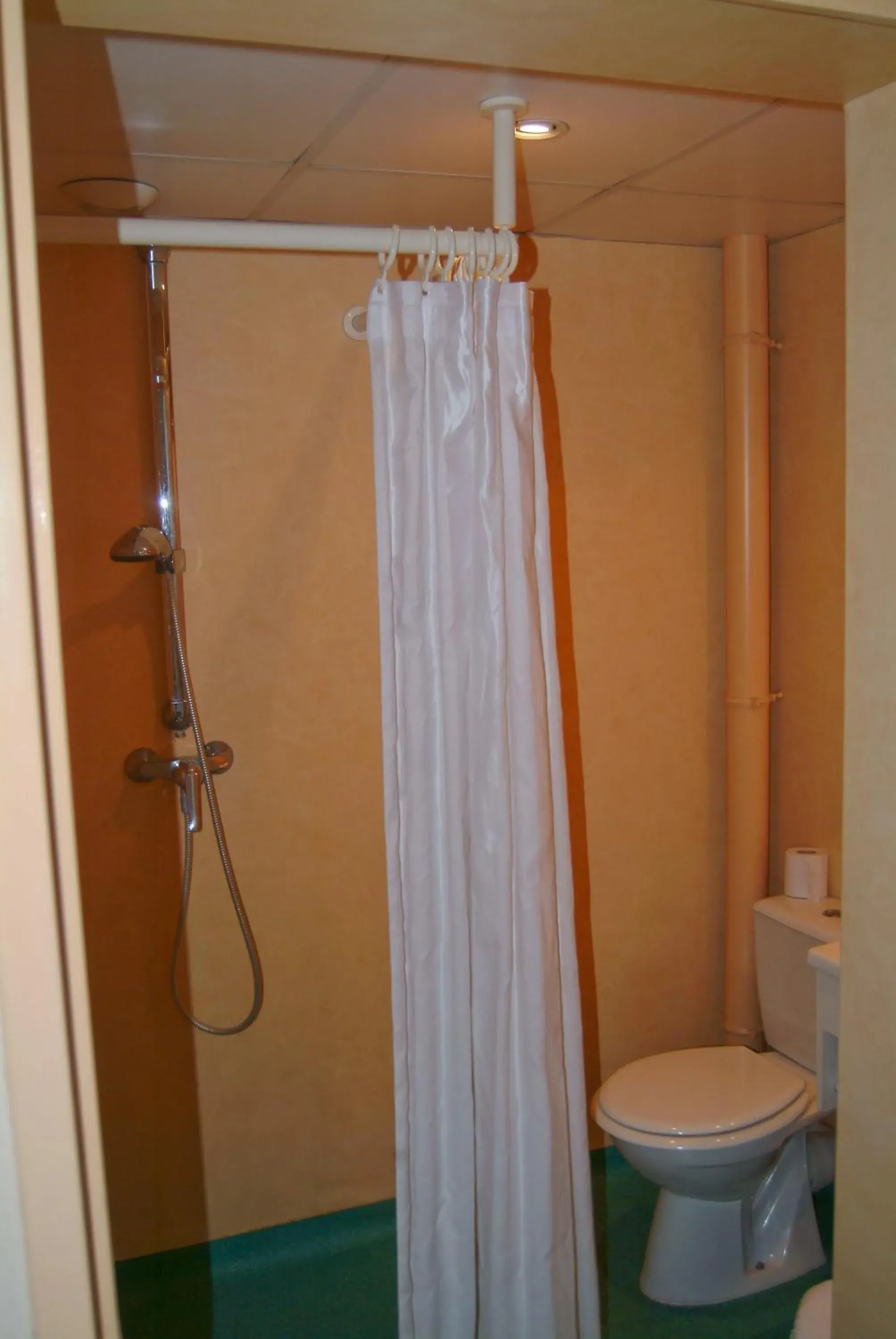 Standard Double Room with Shower in Hôtel Bertrand Standard Double Room with Shower in Hôtel Bertrand