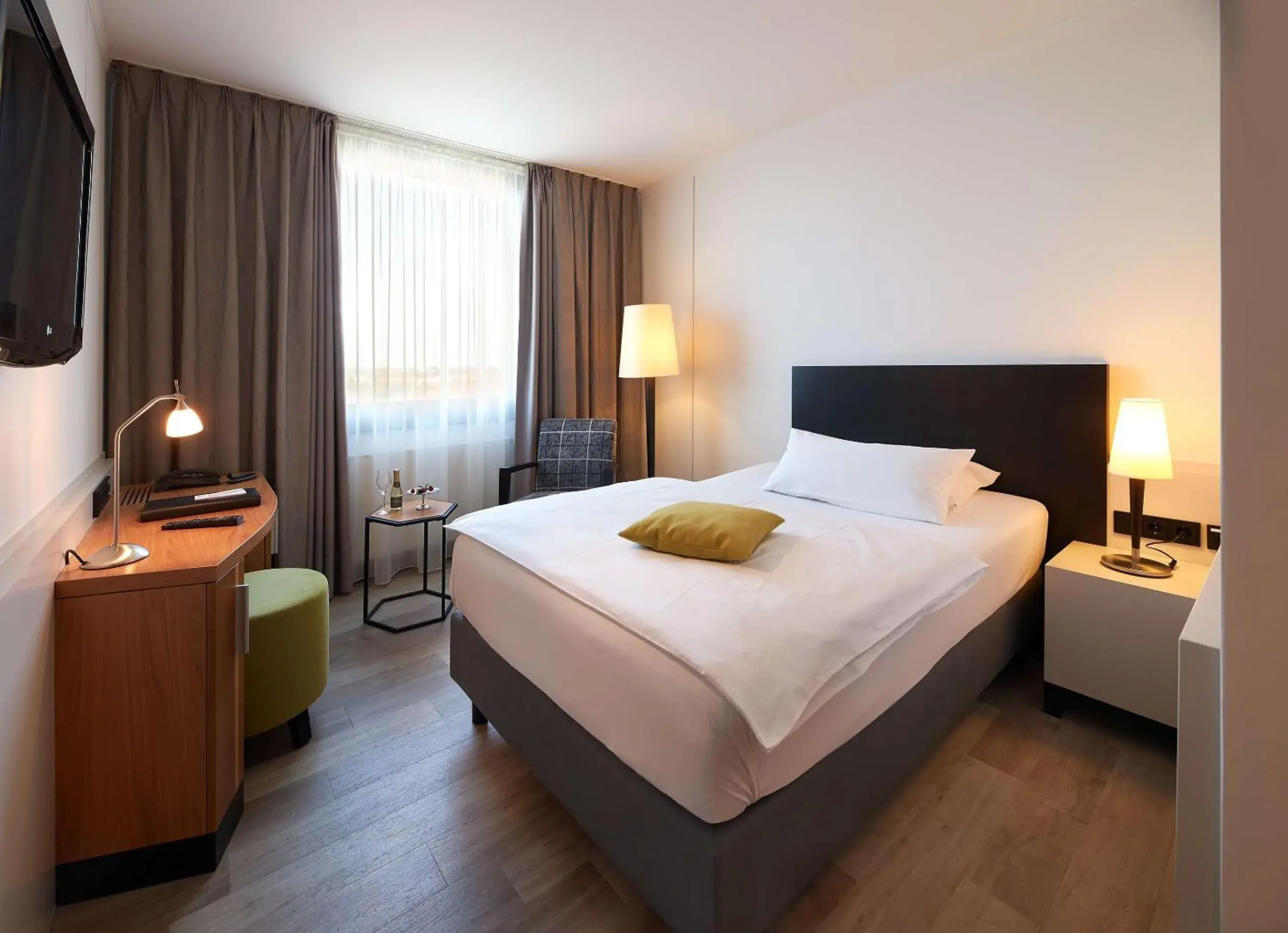 Comfort Single Room in Best Western Plus Arosa Hotel Comfort Single Room in Best Western Plus Arosa Hotel