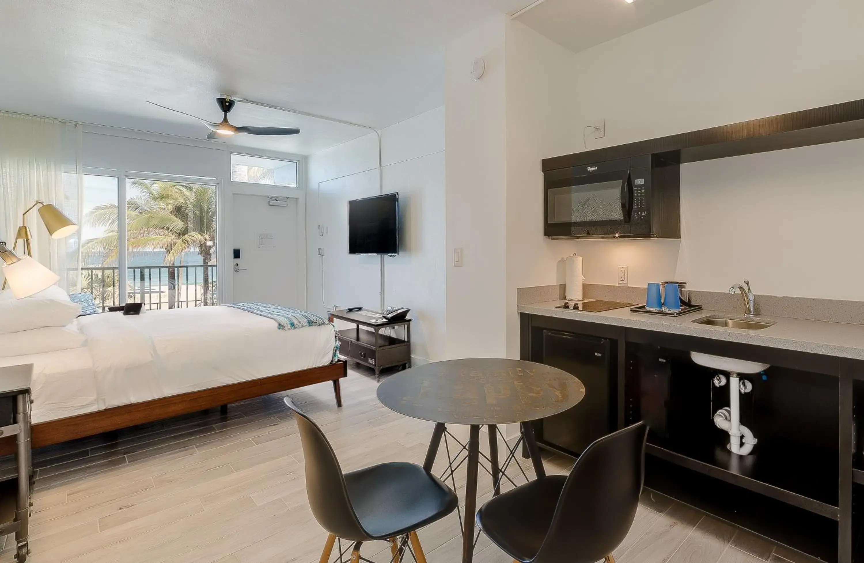 Bungalow King Bed with Kitchenette Adults Only (21+) in Plunge Beach Resort Bungalow King Bed with Kitchenette Adults Only (21+) in Plunge Beach Resort