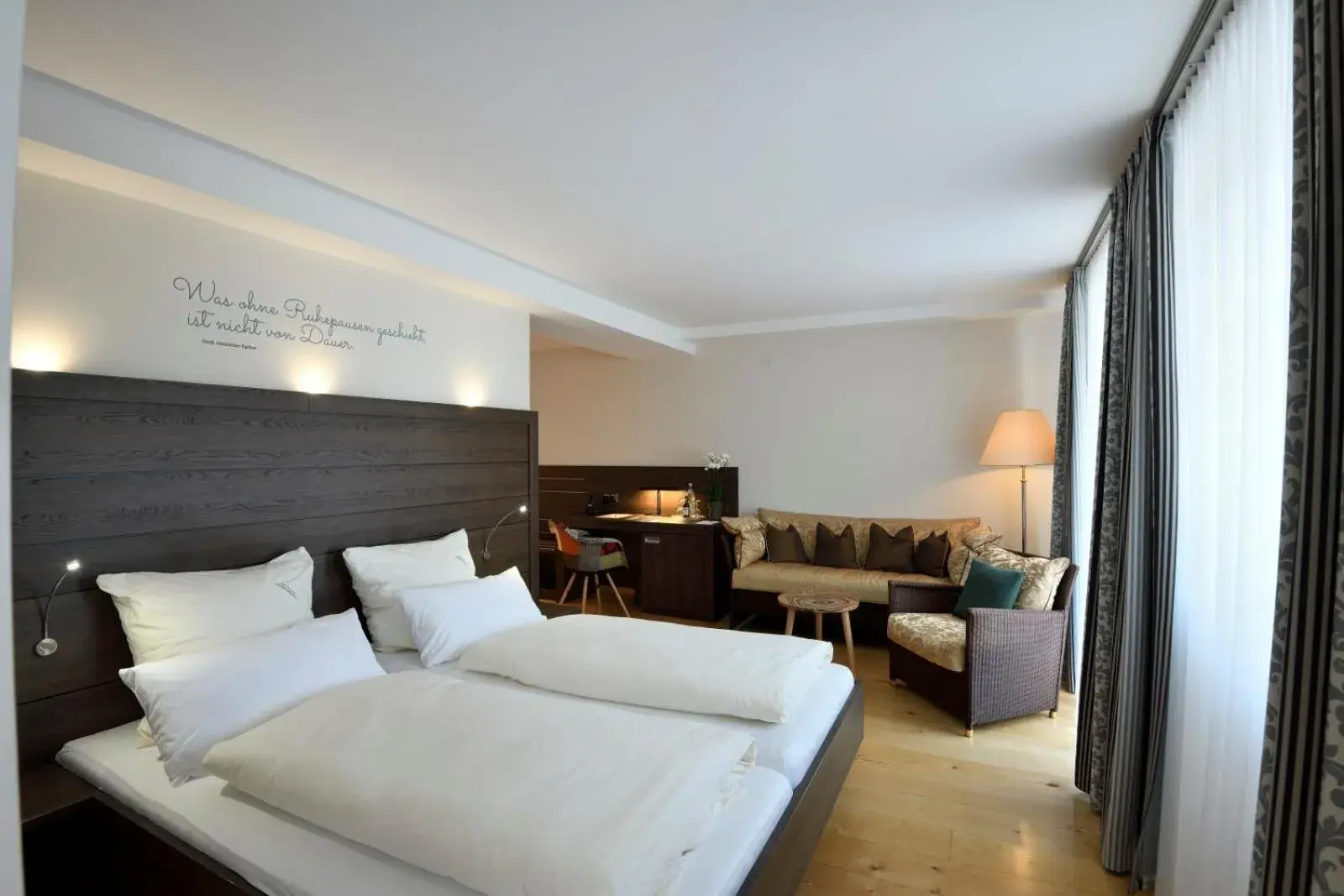 Junior Suite - single occupancy in Der Kronprinz Junior Suite - single occupancy in Der Kronprinz