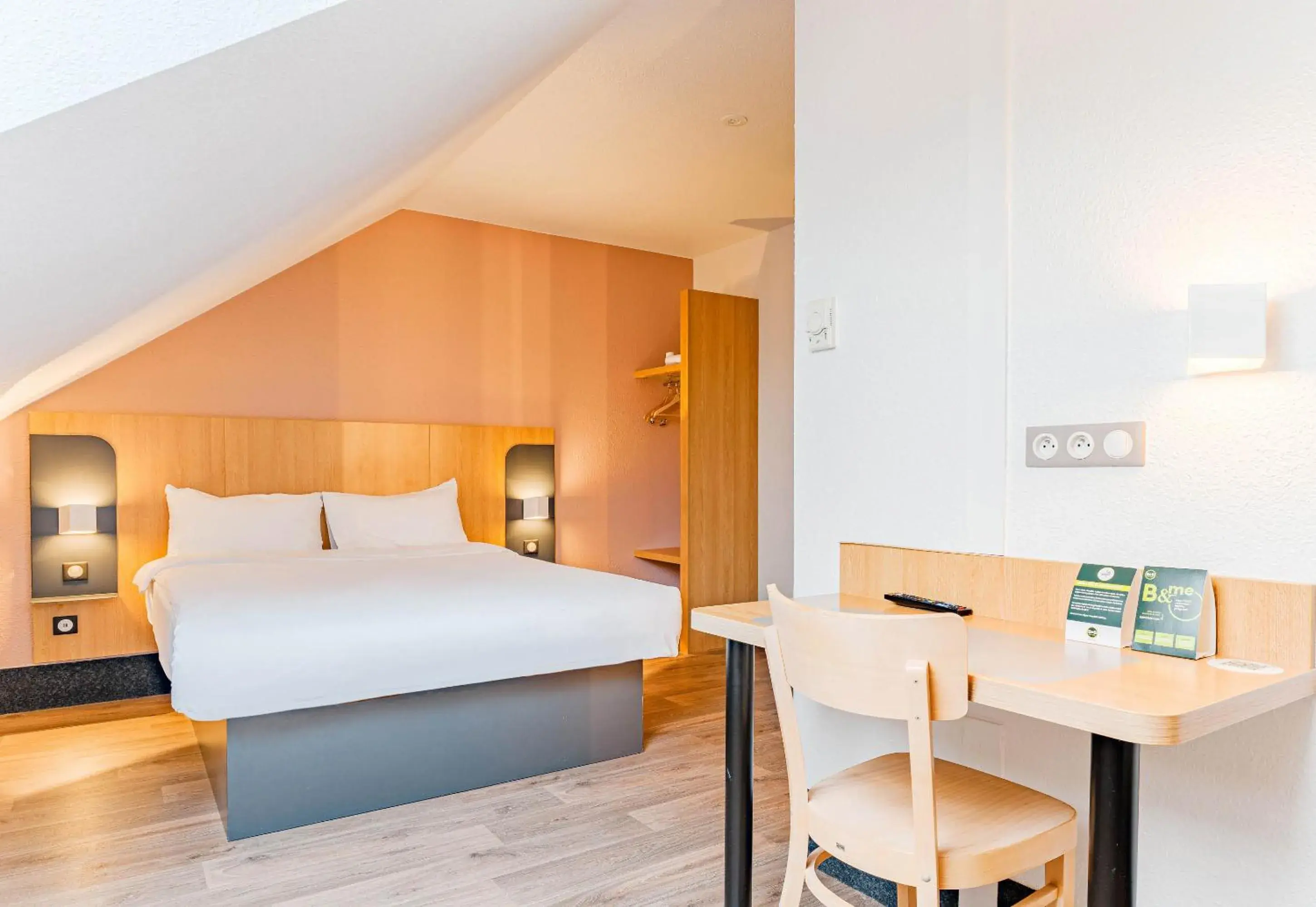 Double Room - Disability Access in B&B HOTEL Poitiers 3 Futuroscope Double Room - Disability Access in B&B HOTEL Poitiers 3 Futuroscope