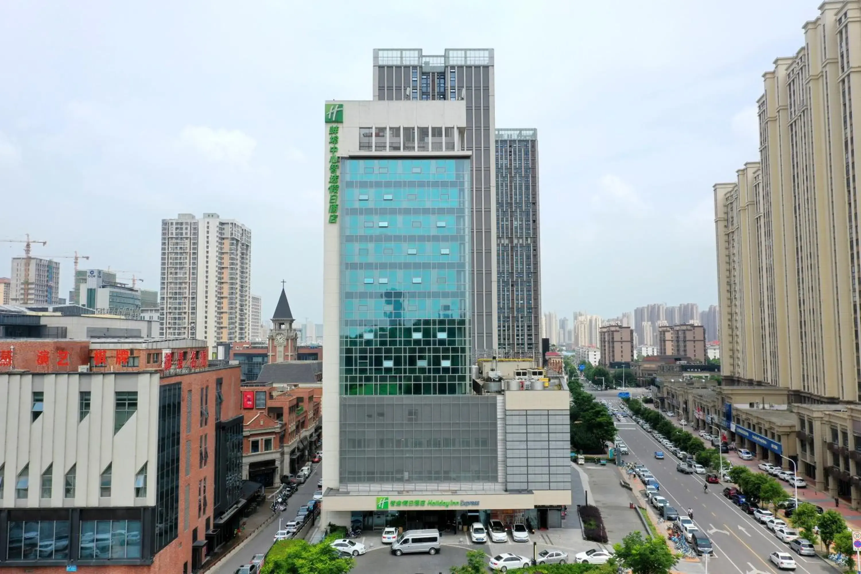 Property building in Holiday Inn Express Bengbu Downtown, an IHG Hotel Property building in Holiday Inn Express Bengbu Downtown, an IHG Hotel