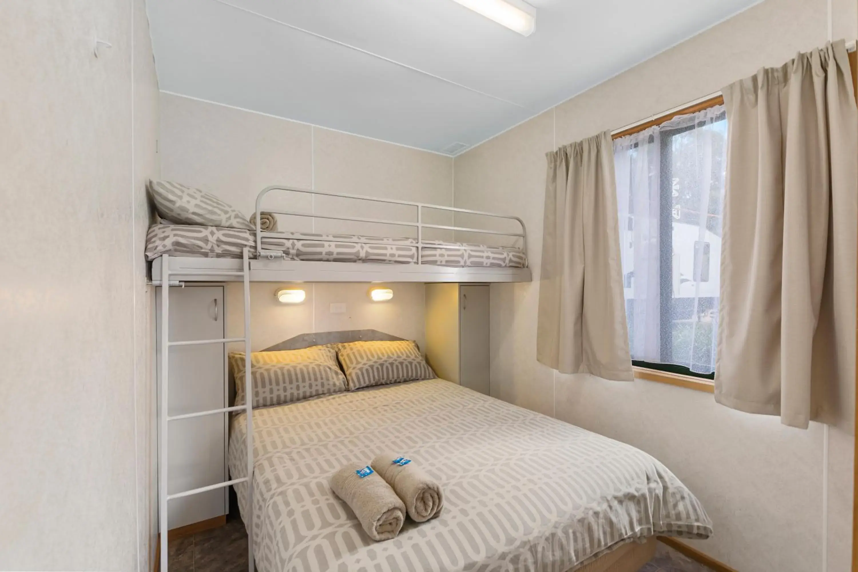Economy Two-Bedroom Cabin - Pet Friendly in Mittagong Holiday Park Economy Two-Bedroom Cabin - Pet Friendly in Mittagong Holiday Park