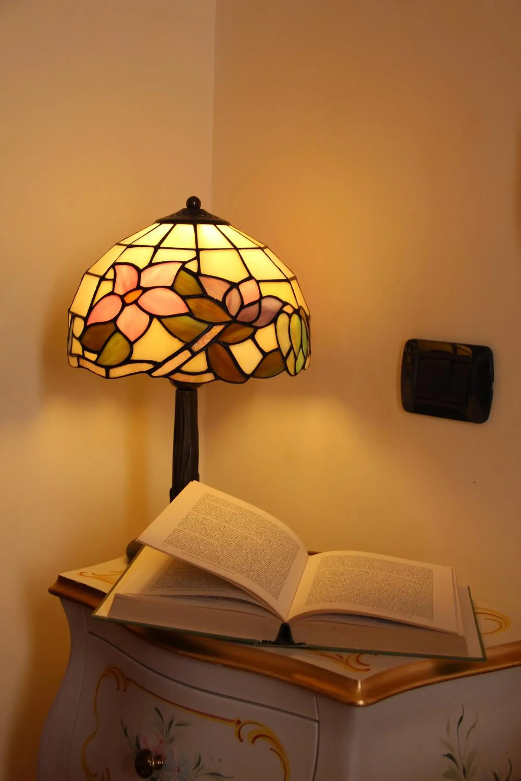 Deluxe Room in Angeles Inn Deluxe Room in Angeles Inn