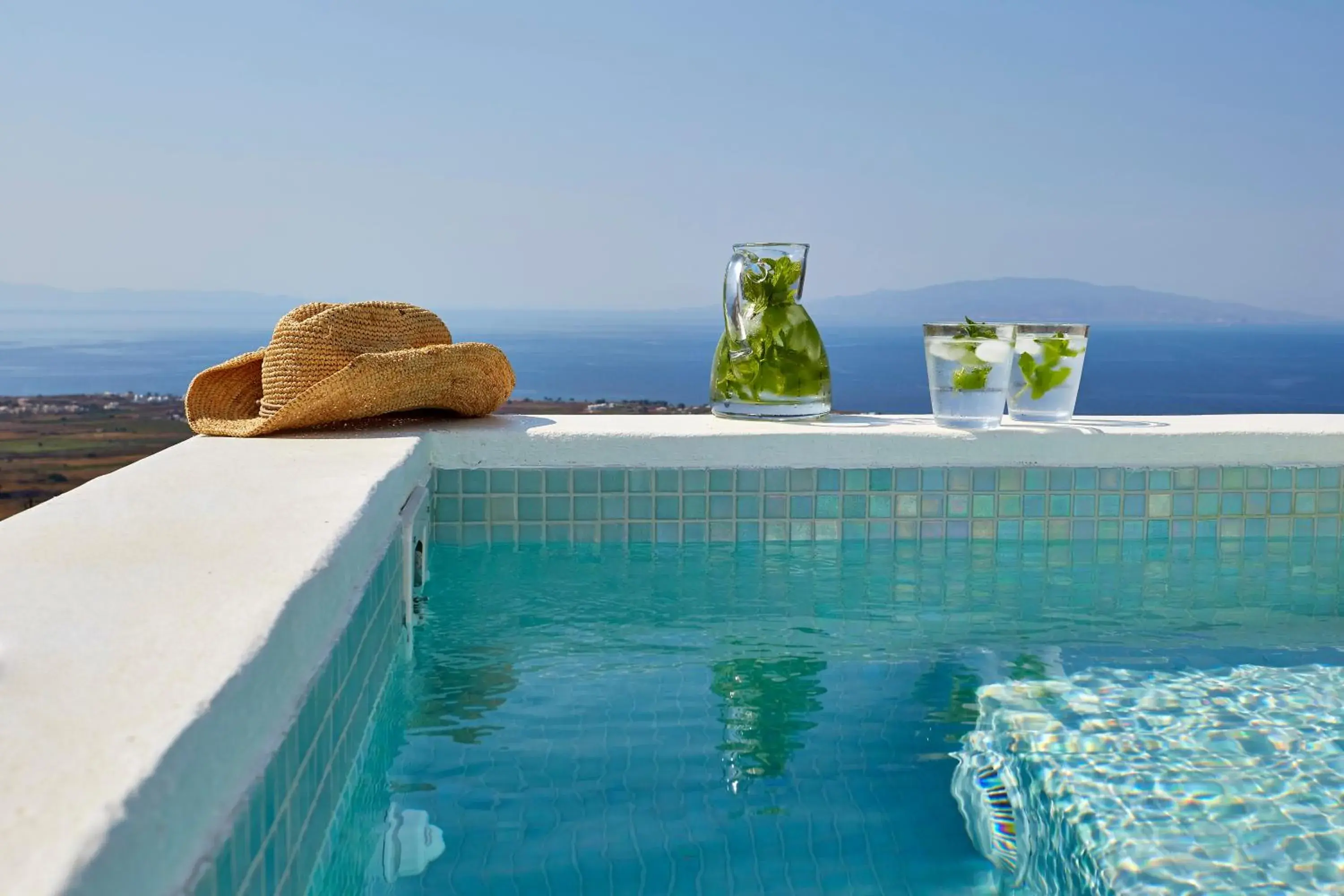 Maisonette with outdoor Jacuzzi in Aperanto Suites Maisonette with outdoor Jacuzzi in Aperanto Suites