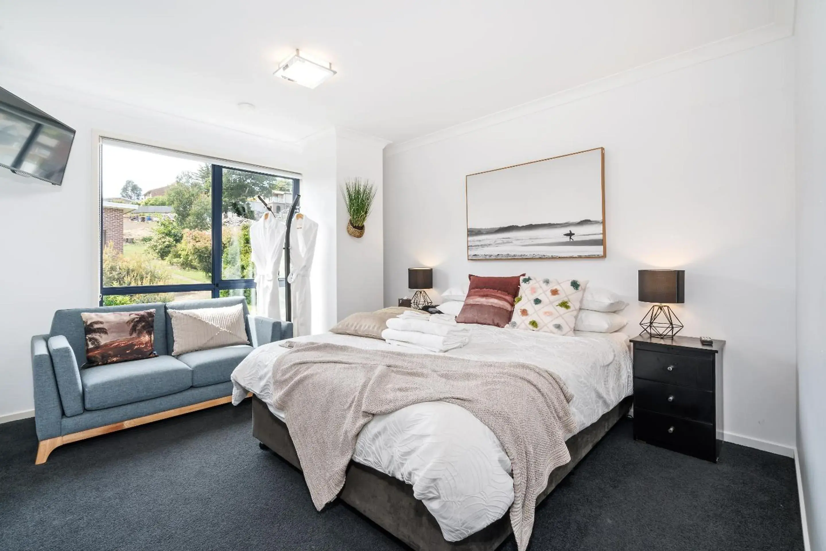 Queen Suite with Spa Bath in Madsen Retreat Queen Suite with Spa Bath in Madsen Retreat