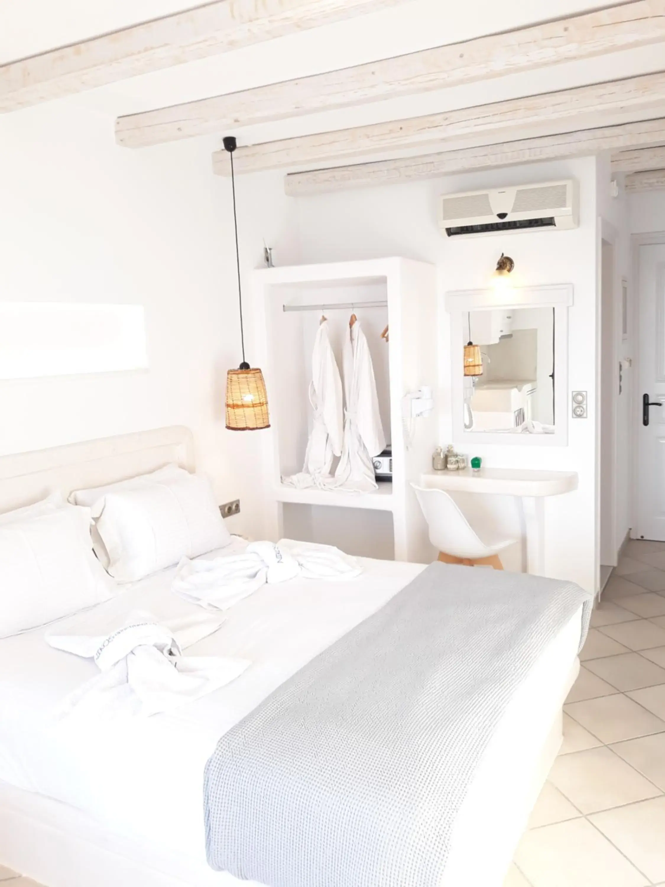 Deluxe Double Room with Balcony and Sea View in Nikos Apartments and Studios Deluxe Double Room with Balcony and Sea View in Nikos Apartments and Studios