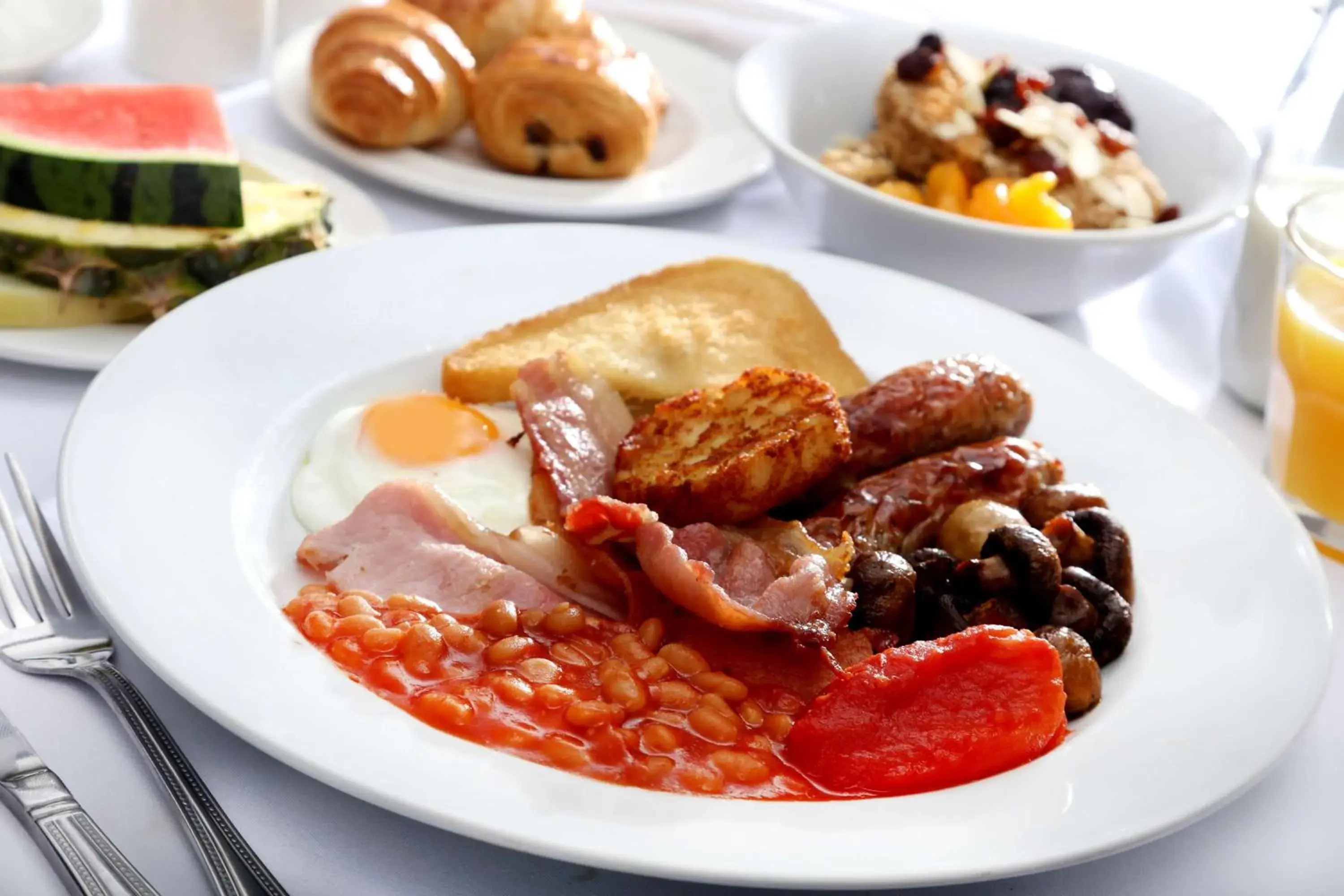 Suite with Double Bed and Sofa Bed in voco Rockingham Forest Corby by IHG Suite with Double Bed and Sofa Bed in voco Rockingham Forest Corby by IHG