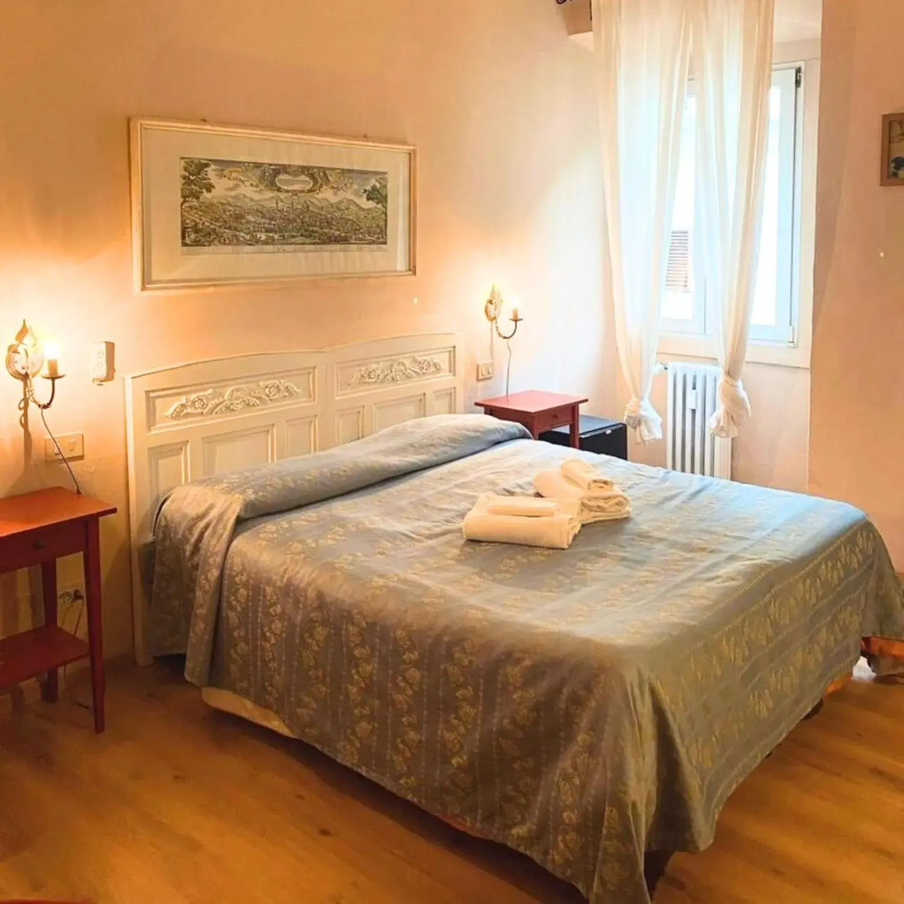 Double Room with Shared Bathroom in Hotel Dali Double Room with Shared Bathroom in Hotel Dali