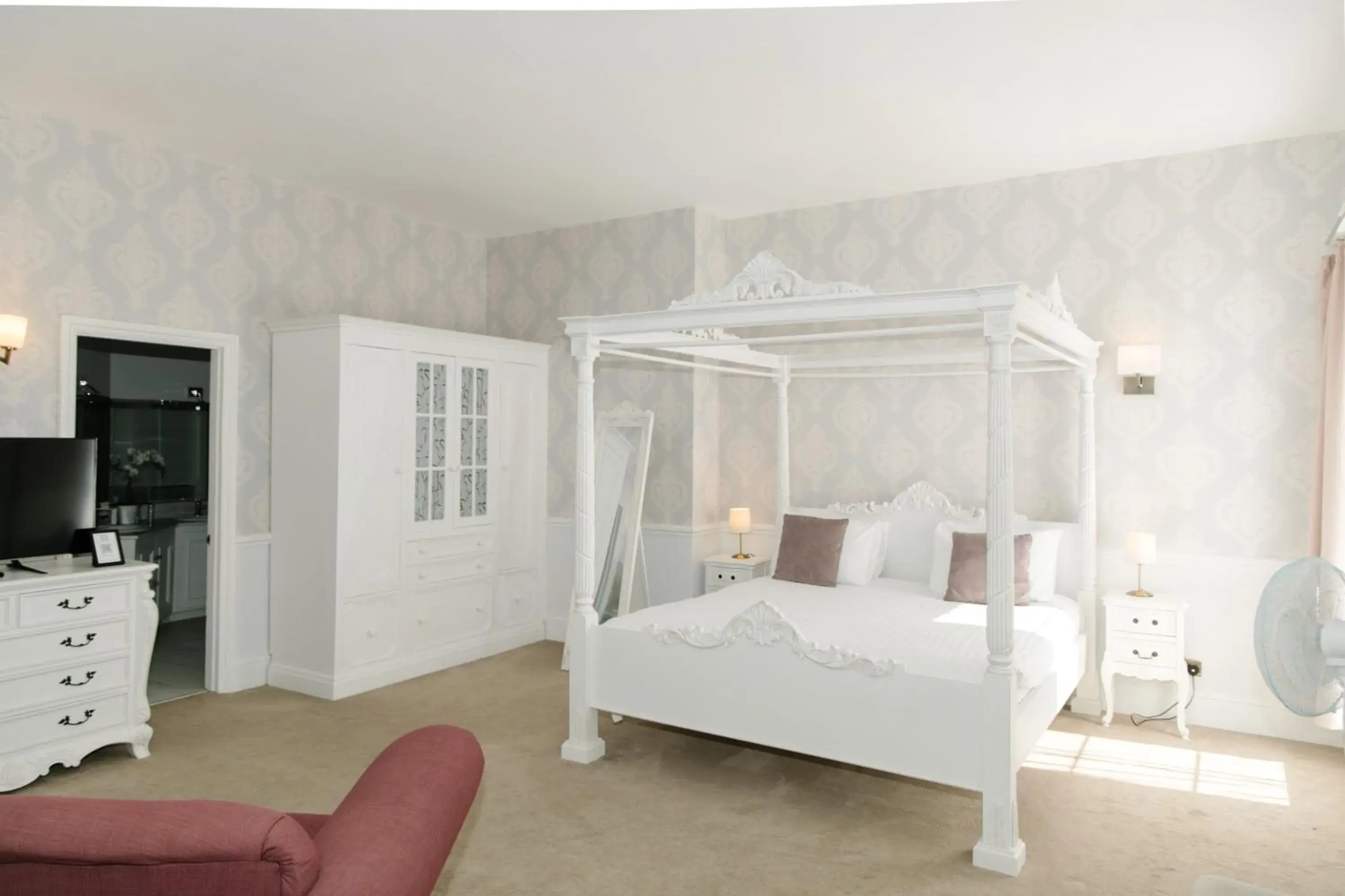 Manor House Four Poster Room in Manor Of Groves Hotel, Golf & Health Club Manor House Four Poster Room in Manor Of Groves Hotel, Golf & Health Club