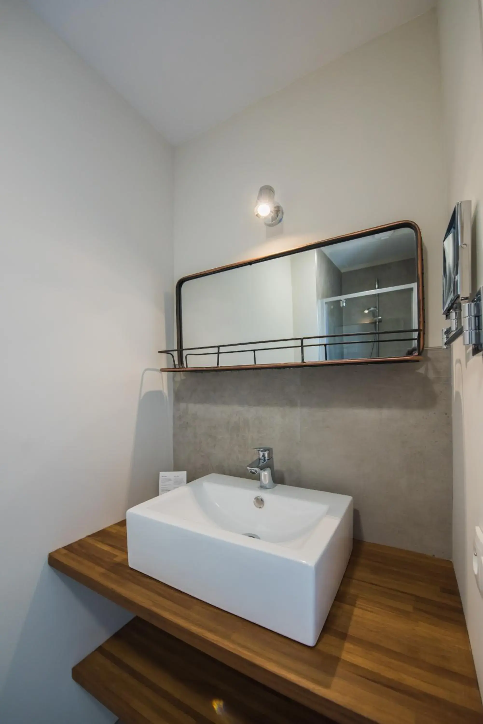 Standard Double Room in Hôtel Le Chantilly Standard Double Room in Hôtel Le Chantilly