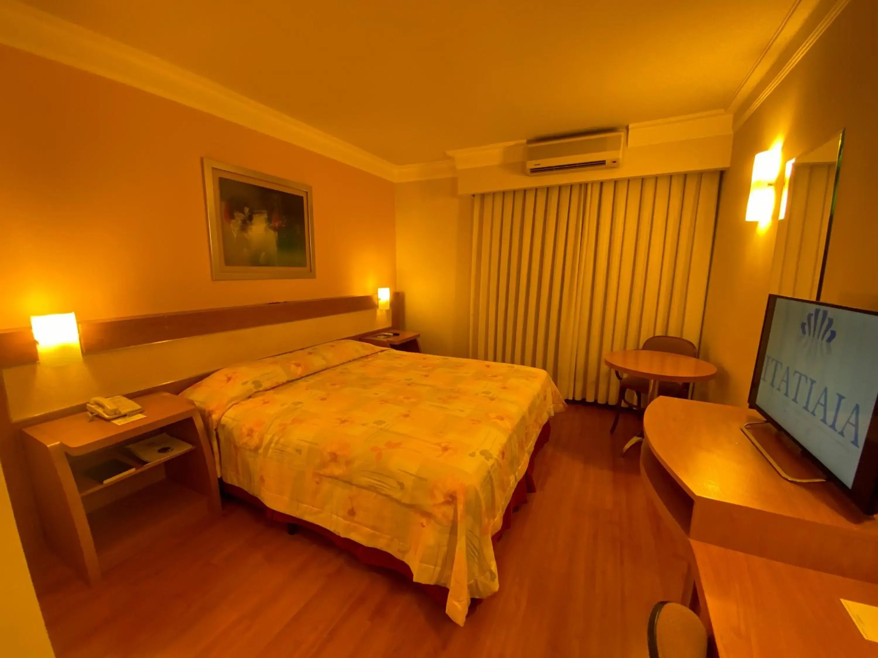 Standard Queen Room in Itatiaia Hotel Passo Fundo Standard Queen Room in Itatiaia Hotel Passo Fundo