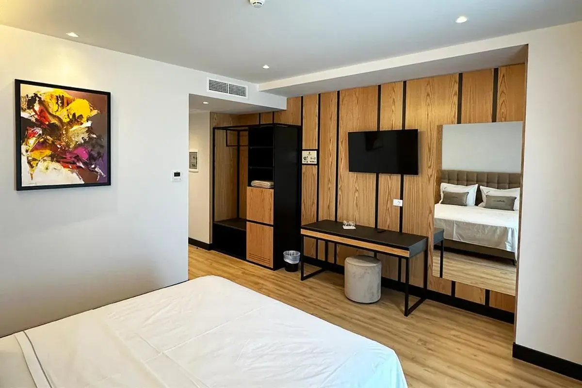 Budget Double Room in Hotel Delta Premium Budget Double Room in Hotel Delta Premium