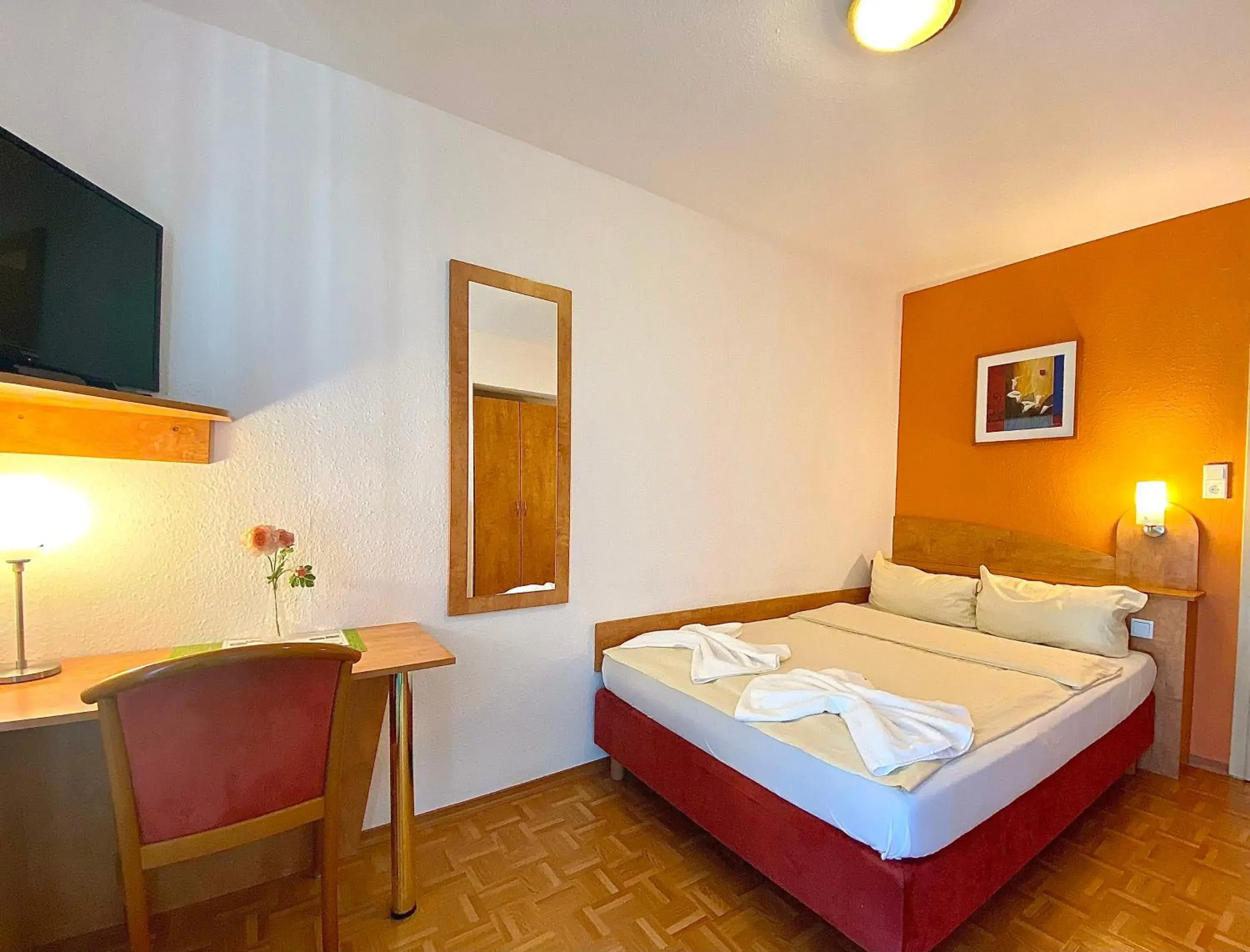 Double or Twin Room with Queensize bed - single occupancy in Hotel Gasthof Rose Double or Twin Room with Queensize bed - single occupancy in Hotel Gasthof Rose