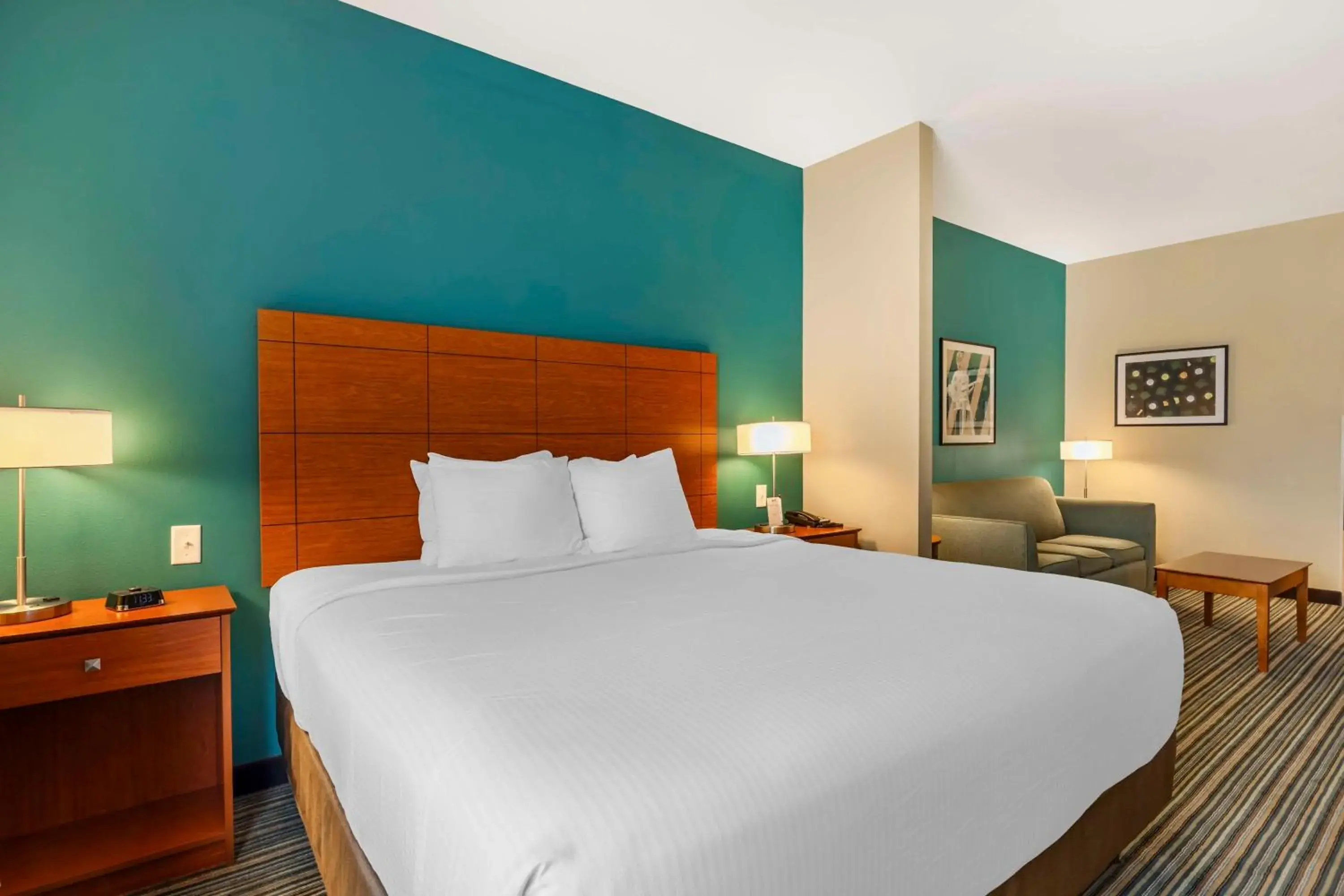 King Suite with Sofa Bed in Best Western Plus Tuscumbia/Muscle Shoals Hotel & Suites King Suite with Sofa Bed in Best Western Plus Tuscumbia/Muscle Shoals Hotel & Suites