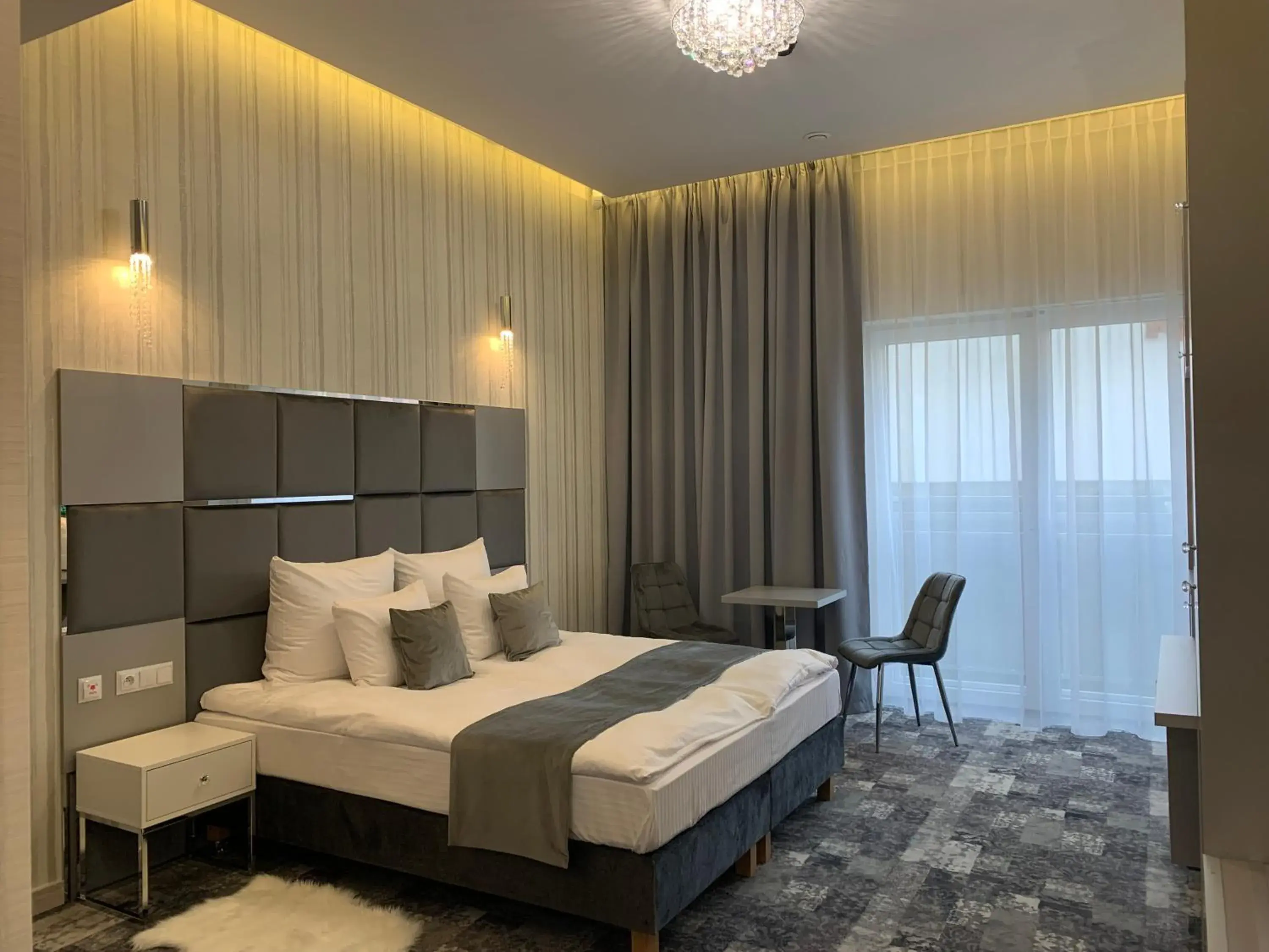 King Room with Roll-In Shower - Disability Access in Piramida King Room with Roll-In Shower - Disability Access in Piramida