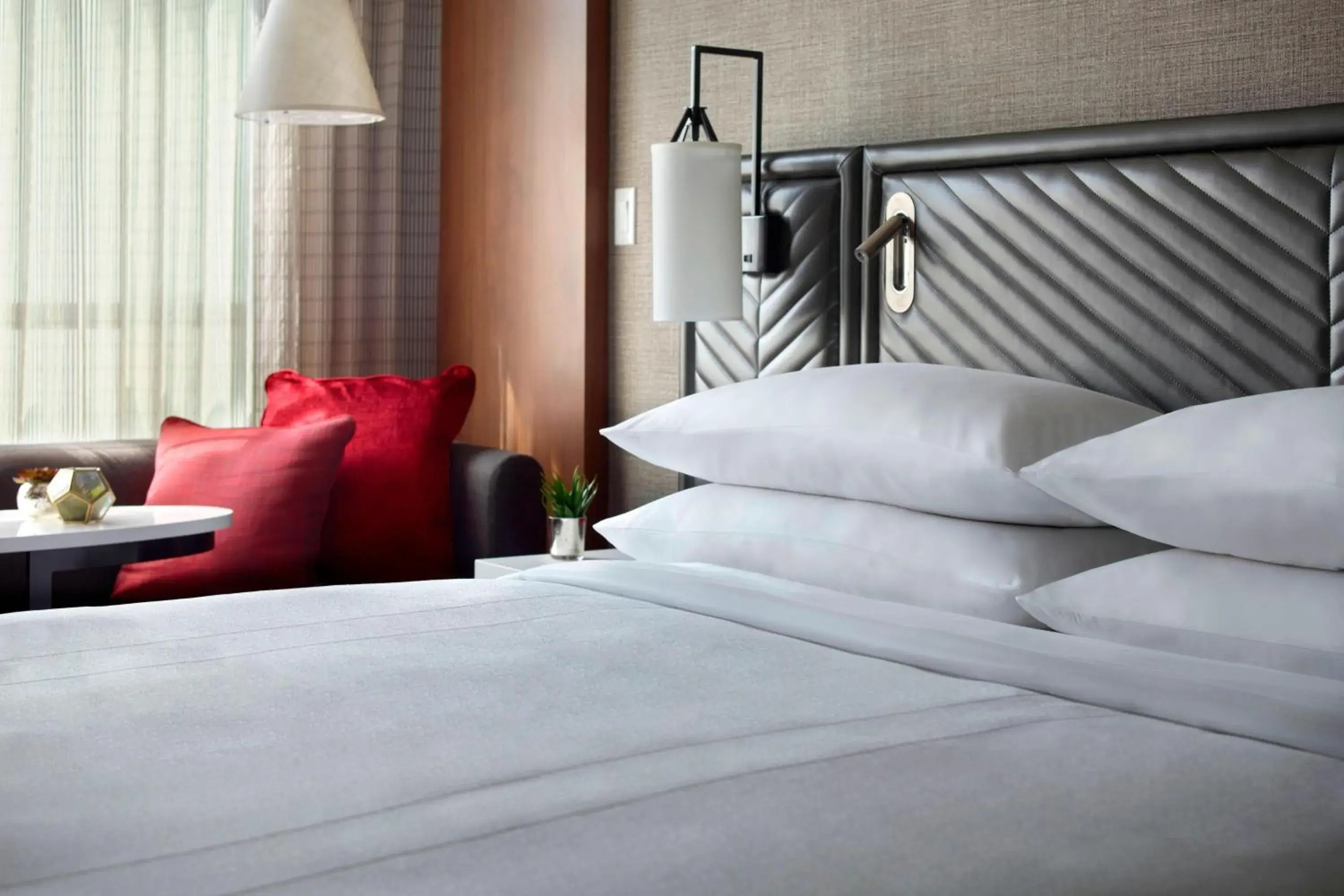 King Guest Room with Club Access in Marriott Columbus OSU King Guest Room with Club Access in Marriott Columbus OSU