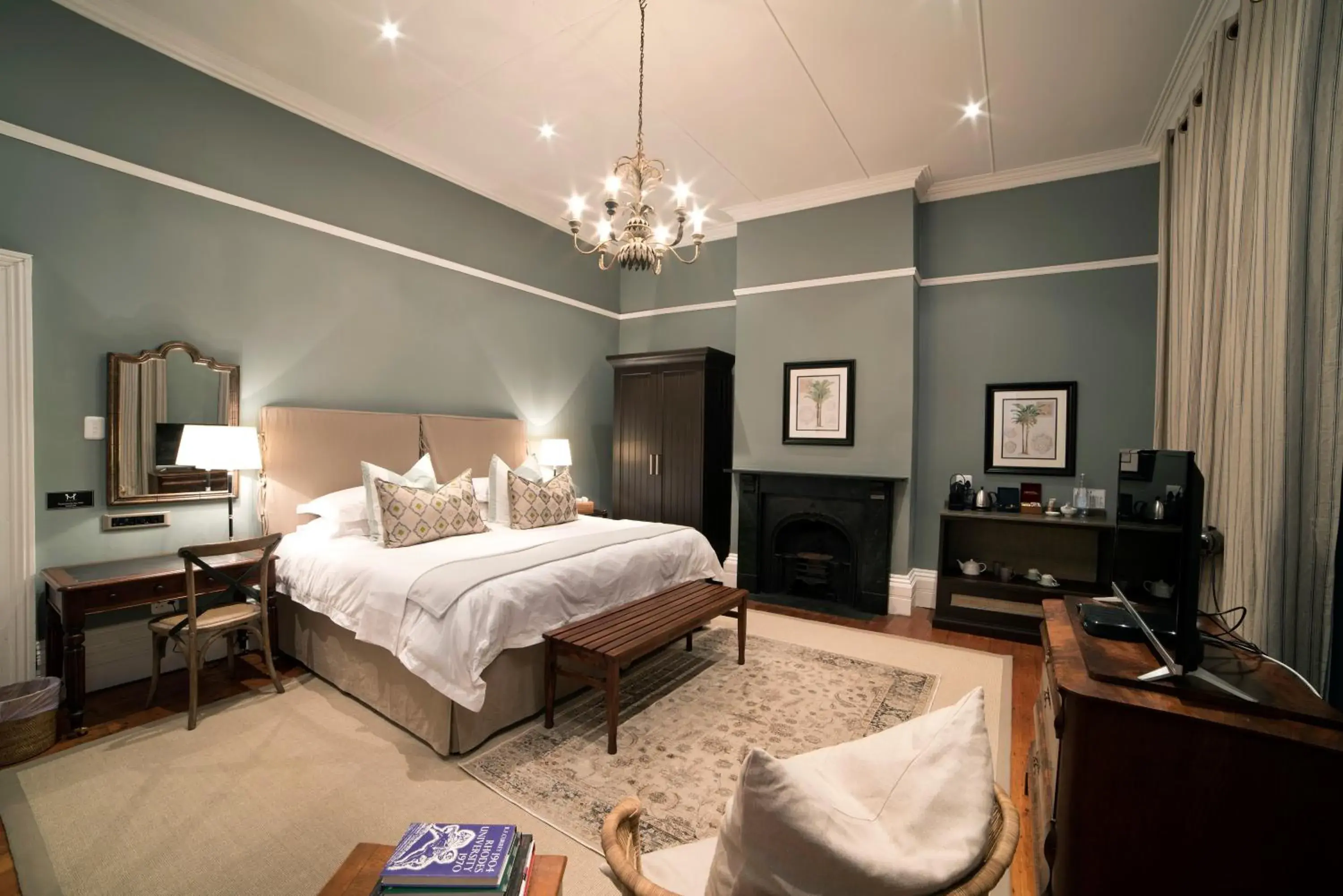 King Suite - single occupancy in The Milner by The Oyster Collection King Suite - single occupancy in The Milner by The Oyster Collection