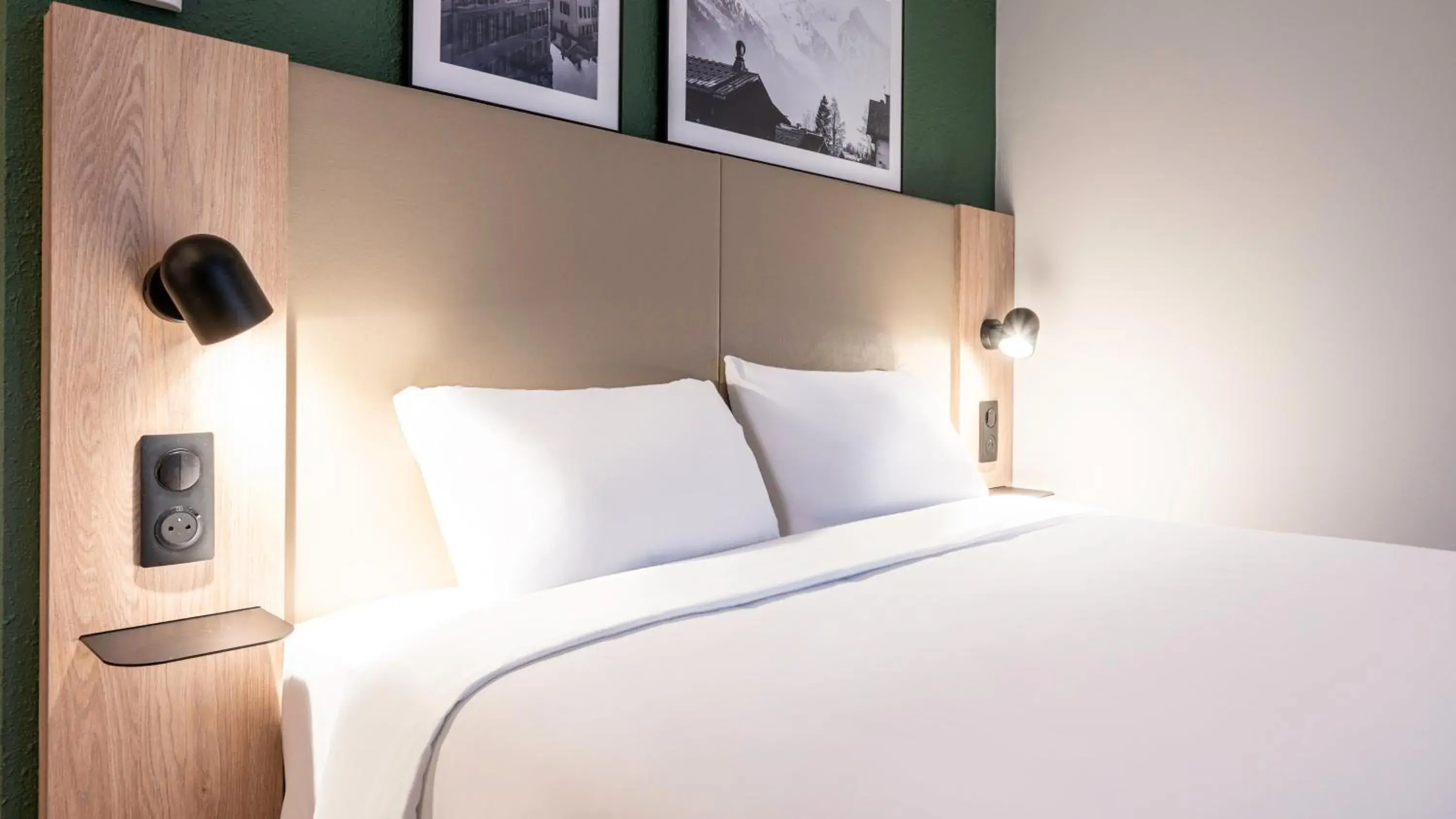 Standard Room - 1 Queen Bed in Campanile NATURE - Aix Les Bains Standard Room - 1 Queen Bed in Campanile NATURE - Aix Les Bains