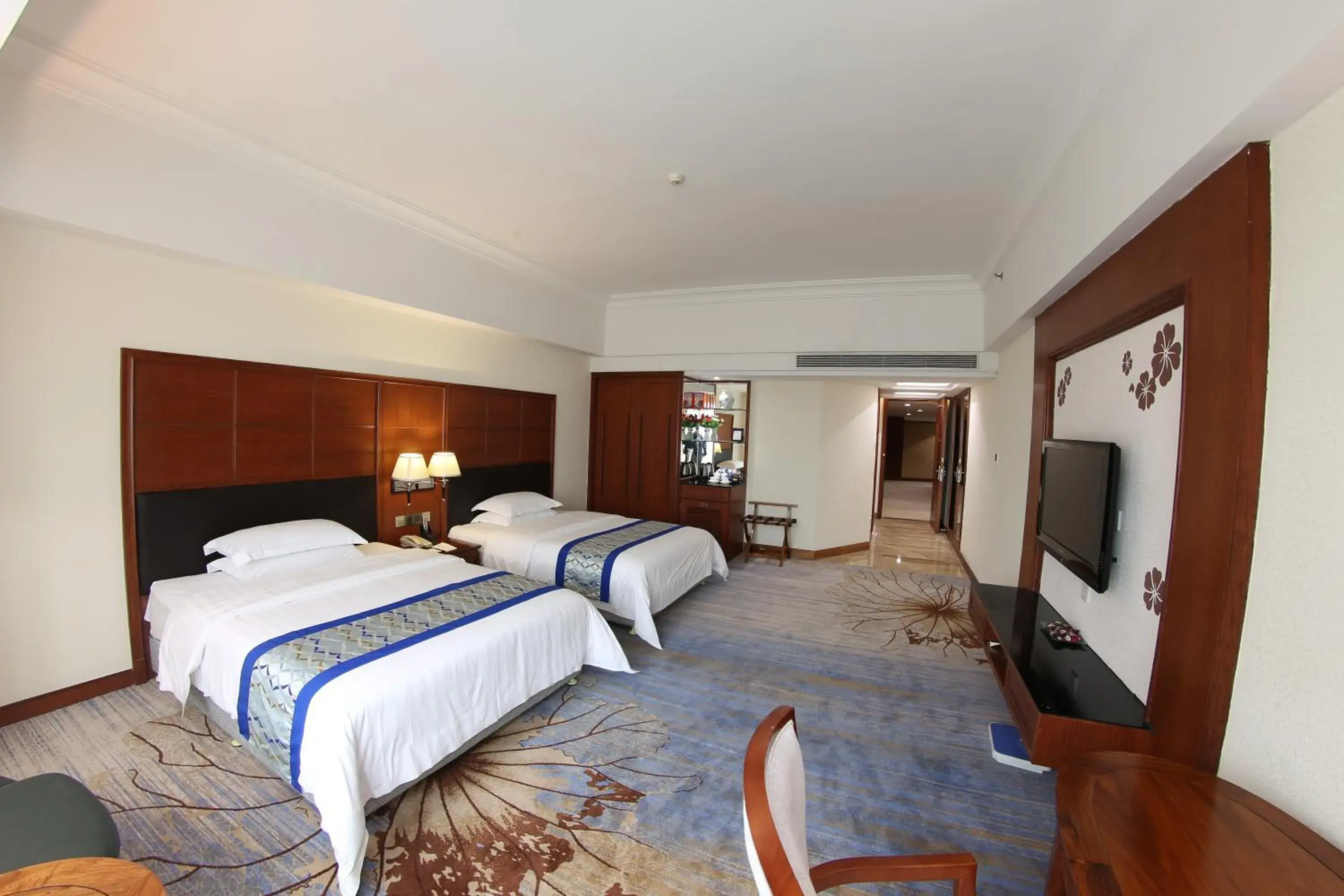 Double or Twin Room with Extra Bed in Gladden Hotel Jiangmen Double or Twin Room with Extra Bed in Gladden Hotel Jiangmen