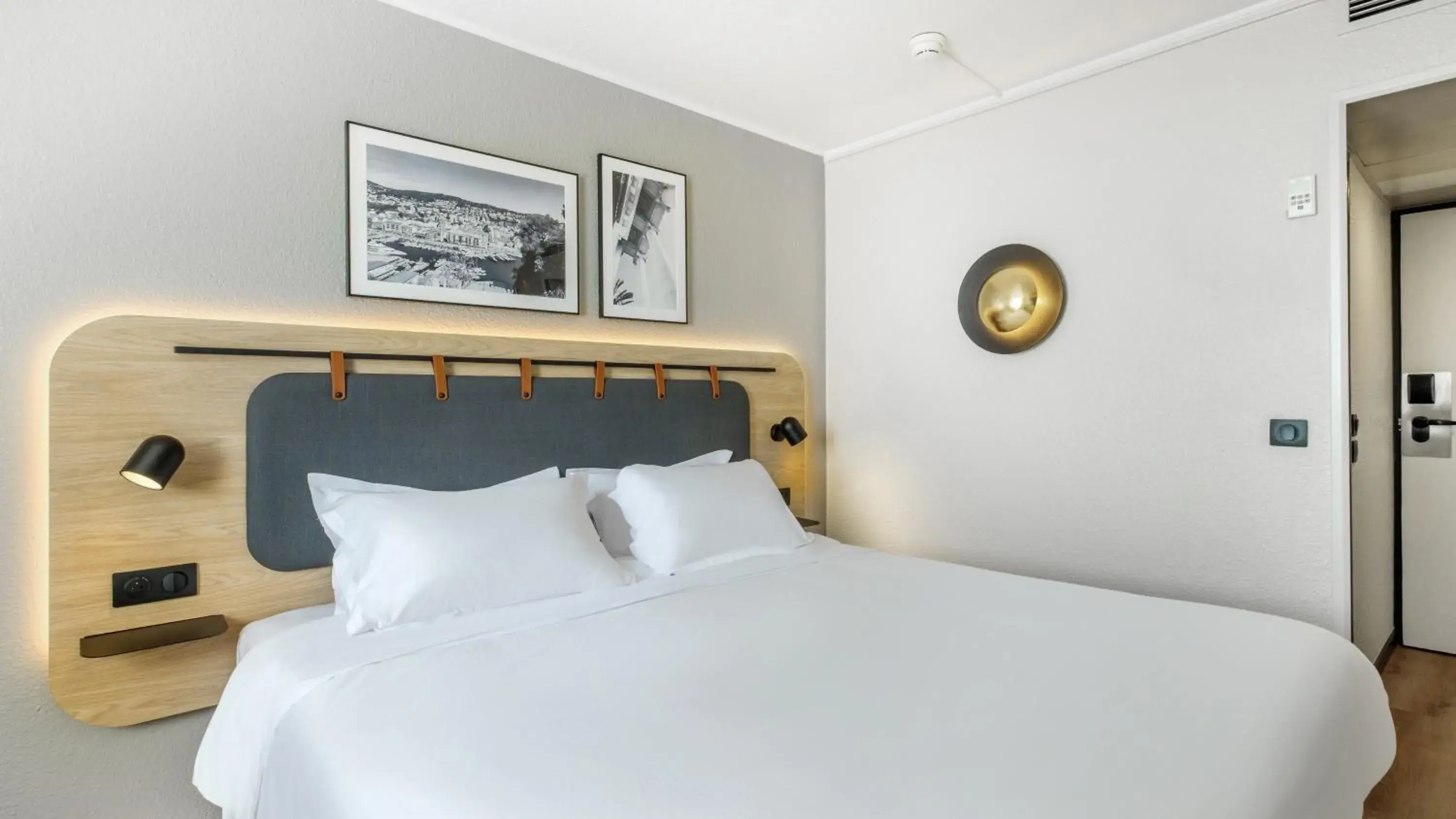 Superior Room - 1 King Bed in Campanile PRIME - Nice Airport Superior Room - 1 King Bed in Campanile PRIME - Nice Airport