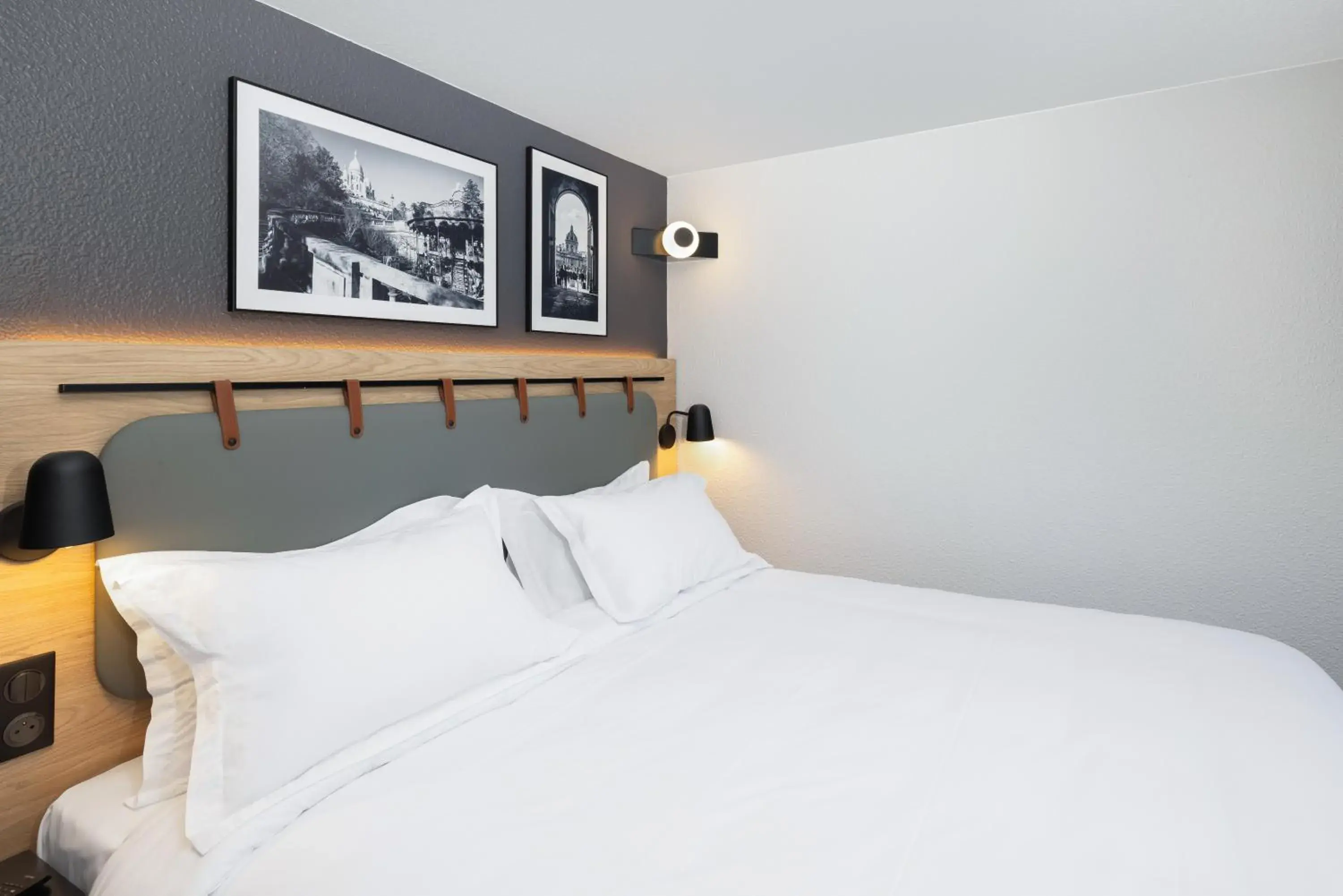 Standard Room - 1 Queen Bed in Campanile NATURE - Paris Ouest Gennevilliers Port Standard Room - 1 Queen Bed in Campanile NATURE - Paris Ouest Gennevilliers Port