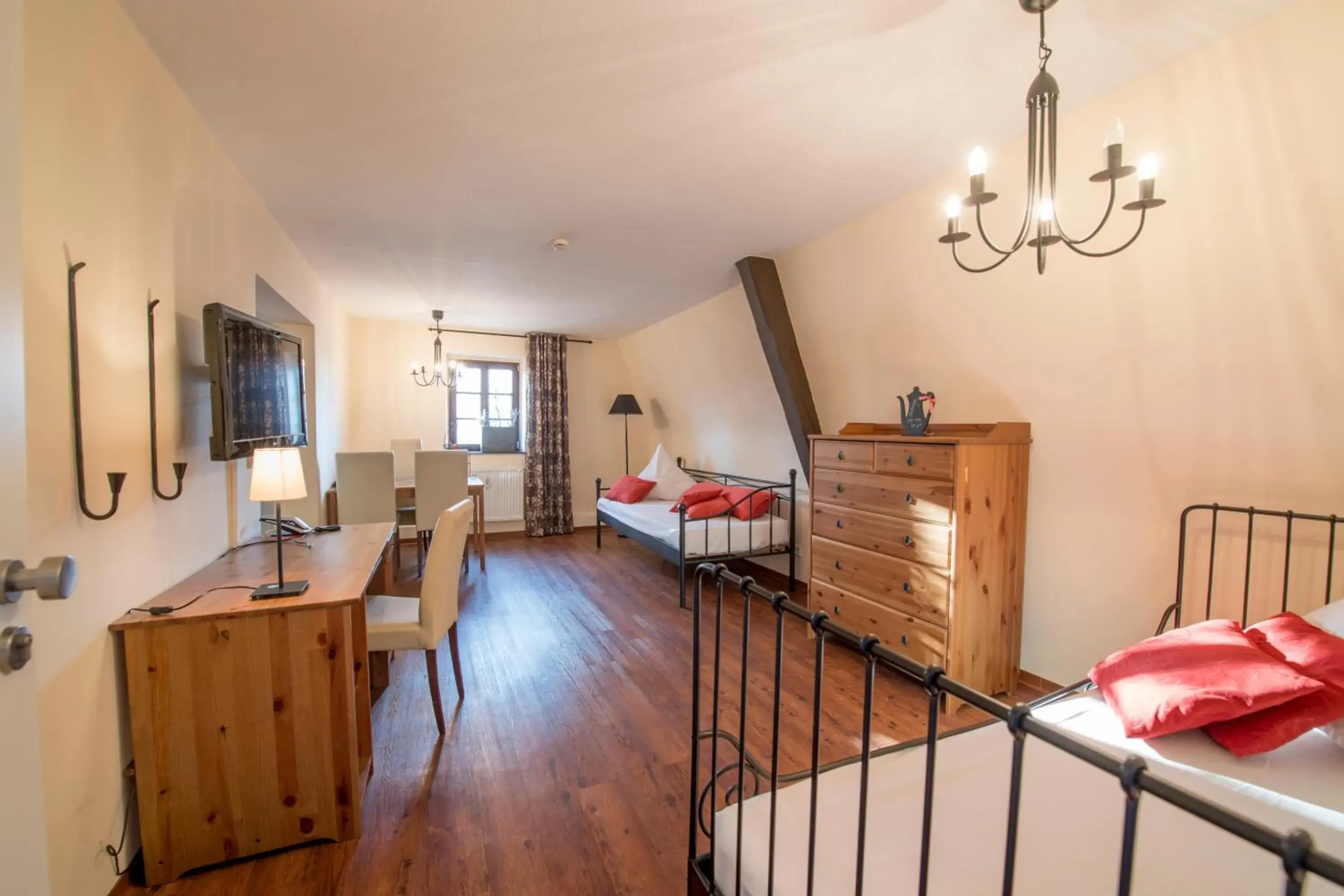 Quadruple Room - single occupancy in Leipziger Hof Quadruple Room - single occupancy in Leipziger Hof