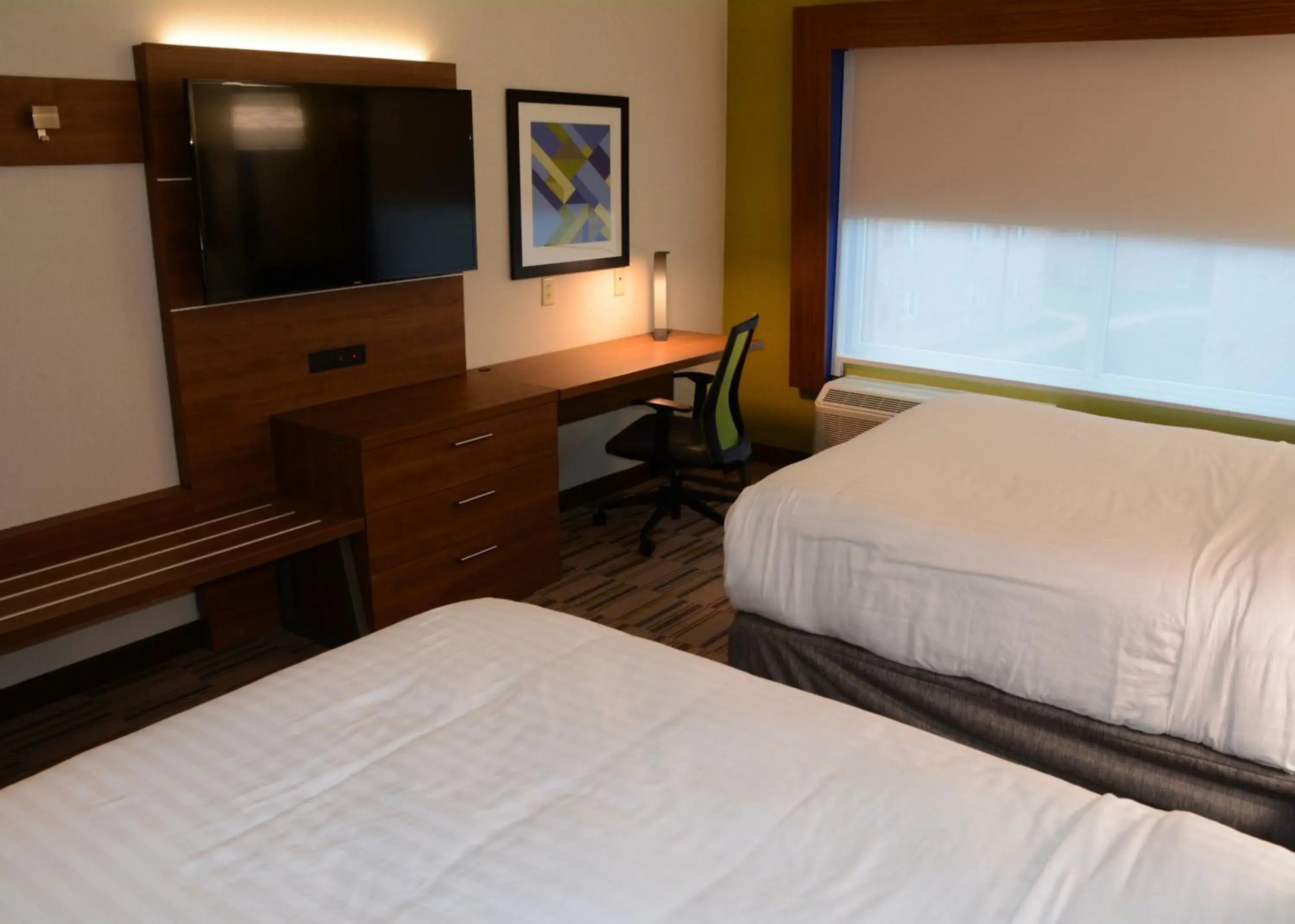 Standard Room with Two Queen Beds in Holiday Inn Express & Suites - Pittsburgh - Monroeville by IHG Standard Room with Two Queen Beds in Holiday Inn Express & Suites - Pittsburgh - Monroeville by IHG