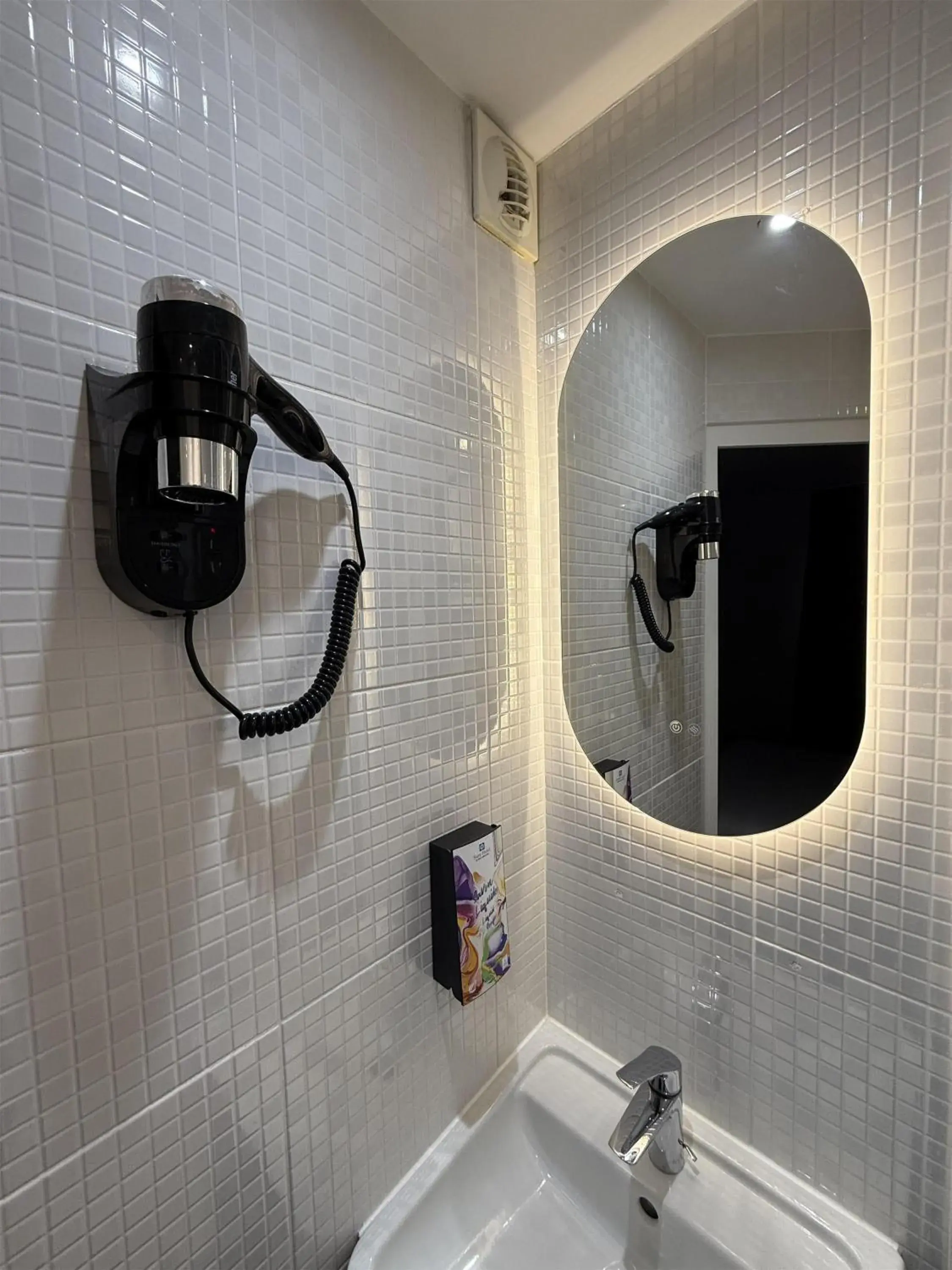 Standard Twin Room - Non-Smoking in Sure Hotel by Best Western Valence Nord Standard Twin Room - Non-Smoking in Sure Hotel by Best Western Valence Nord