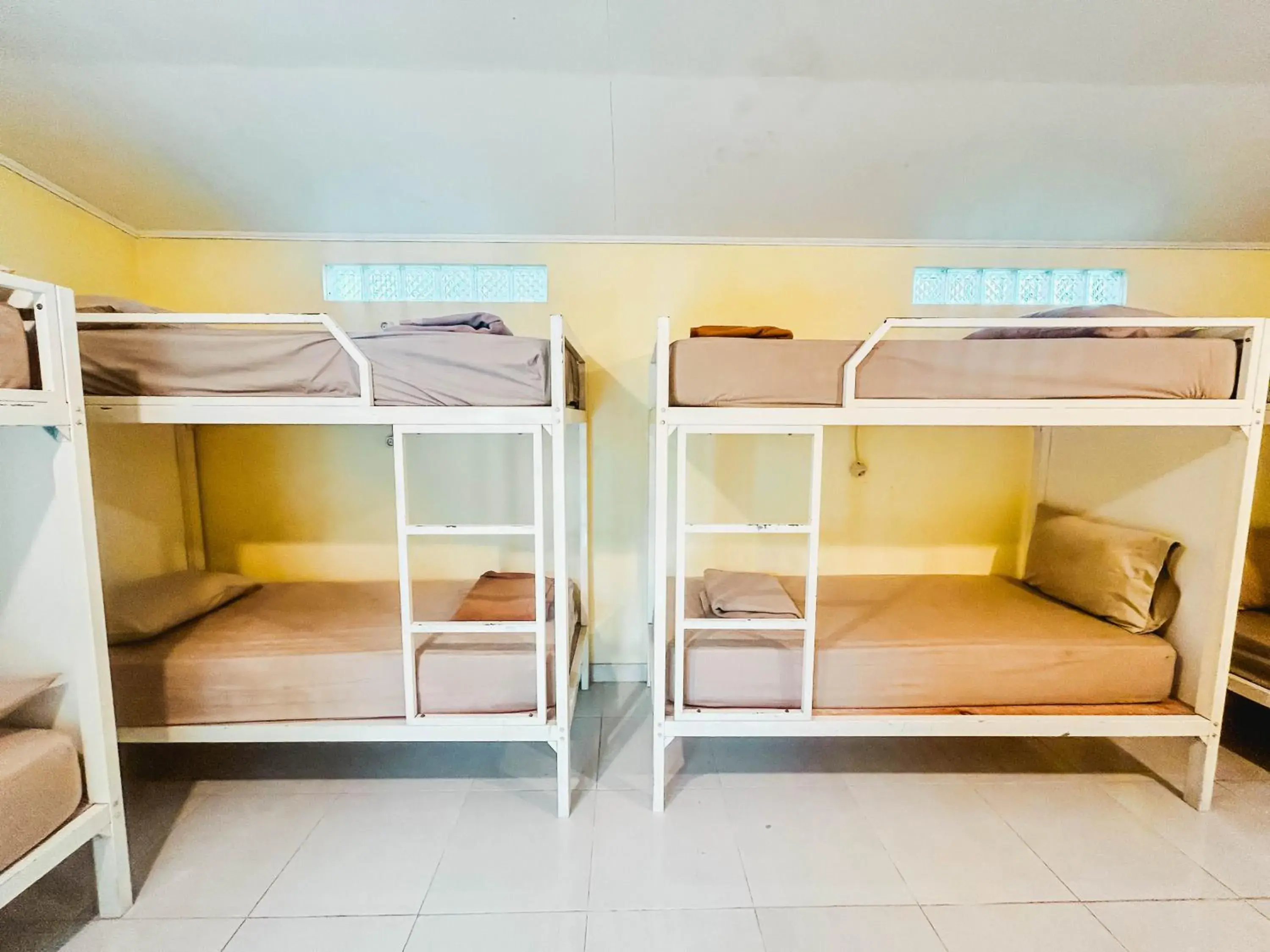 8-Bed Mixed Dormitory Room in Rinjani Garden Syariah by ecommerceloka 8-Bed Mixed Dormitory Room in Rinjani Garden Syariah by ecommerceloka