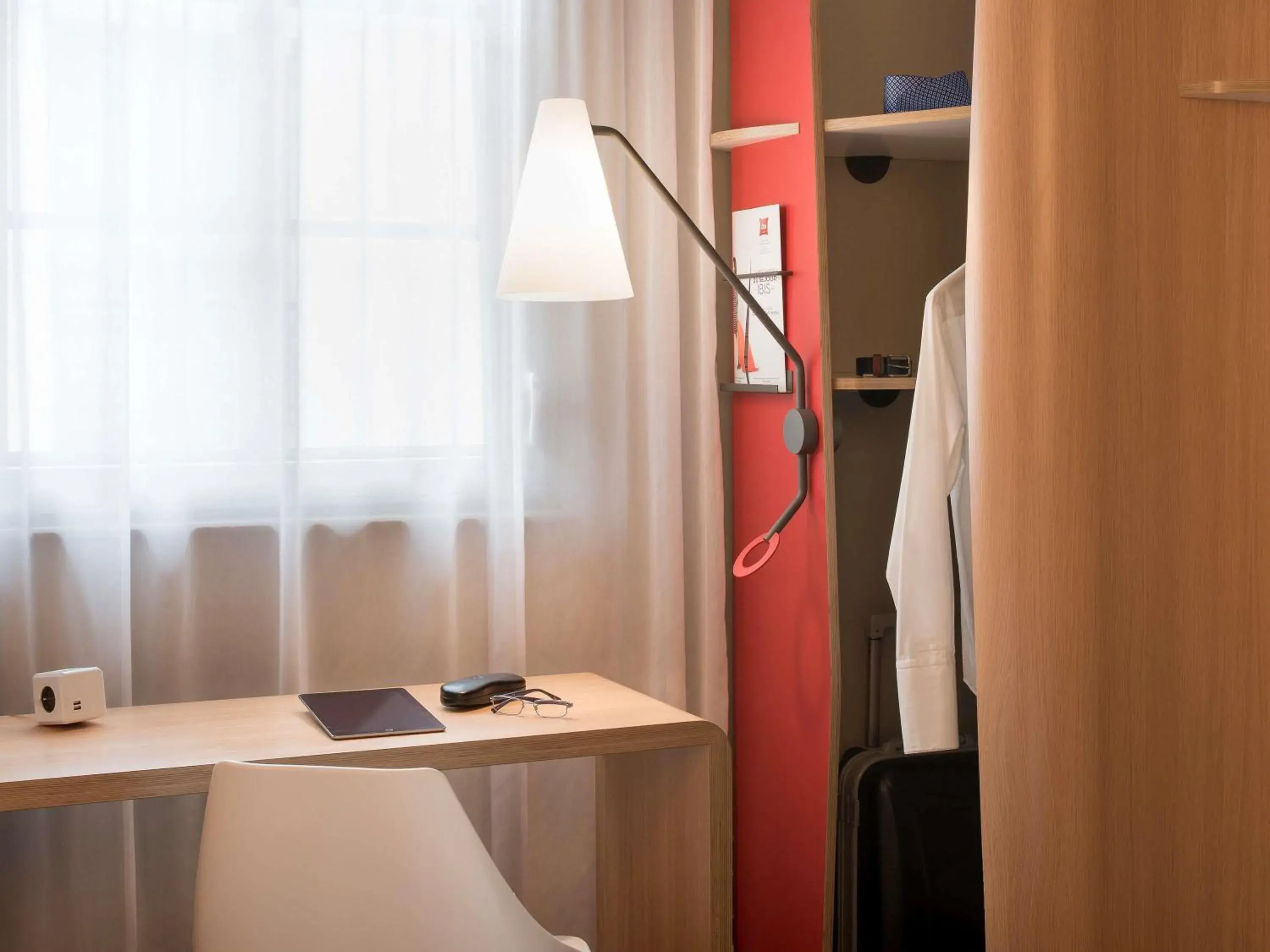 Standard Twin Room in ibis Saint Germain en Laye Centre Standard Twin Room in ibis Saint Germain en Laye Centre