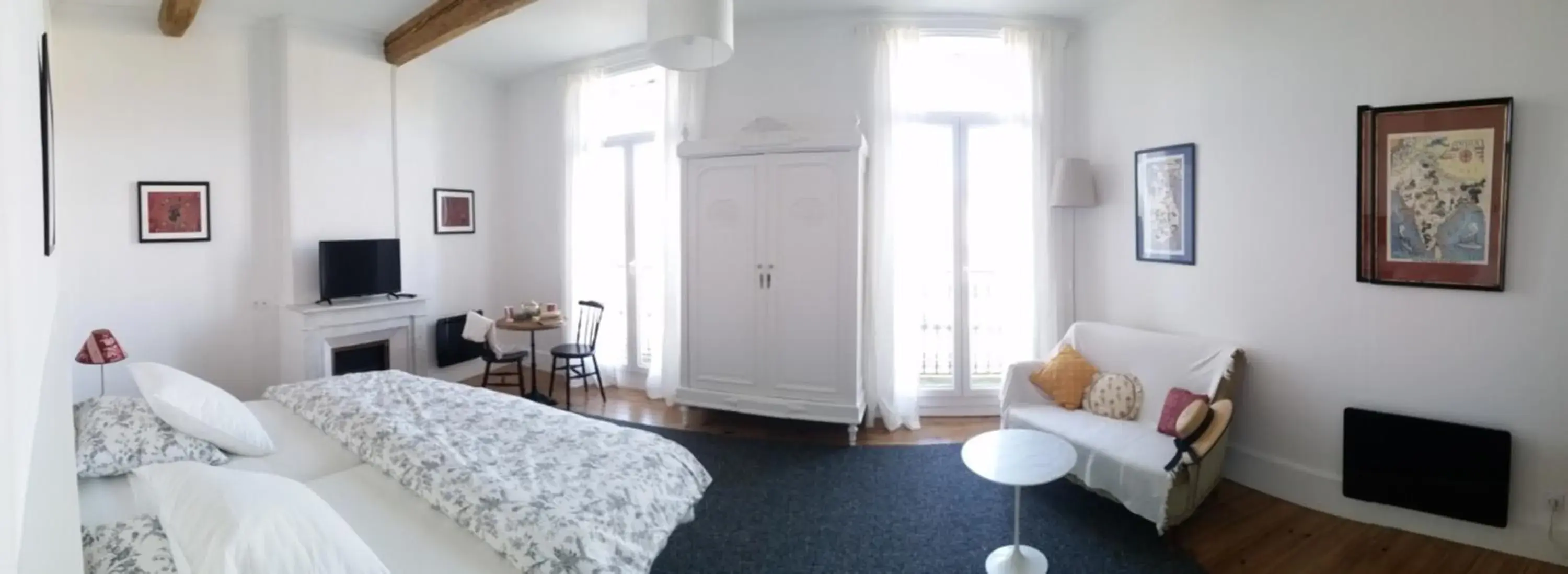 Double or Twin Room with Private Bathroom in Aumes Sweet Home Chambre d'Hôtes Double or Twin Room with Private Bathroom in Aumes Sweet Home Chambre d'Hôtes