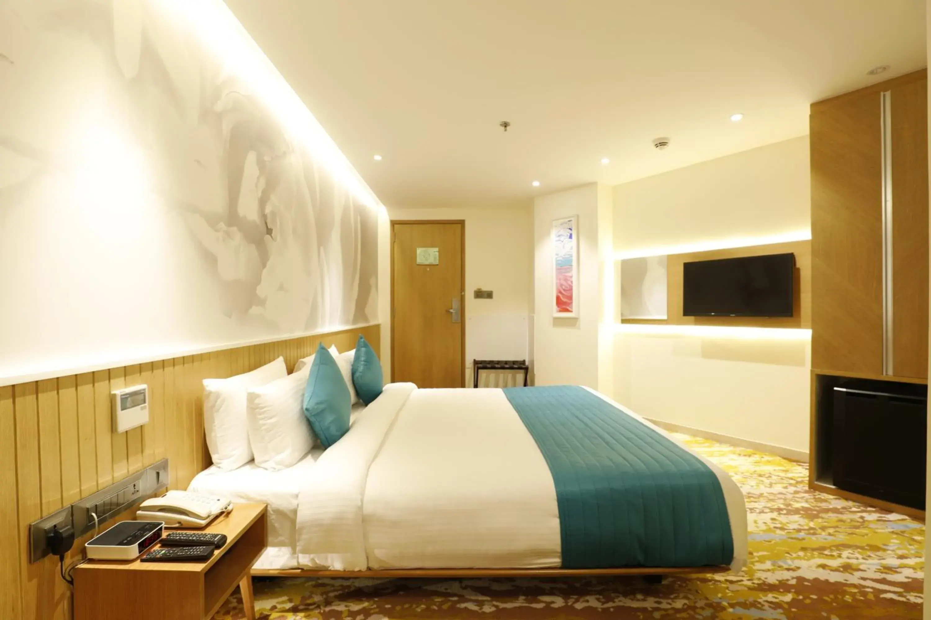 Premium Deluxe Room in Effotel by Sayaji Vadodara Premium Deluxe Room in Effotel by Sayaji Vadodara