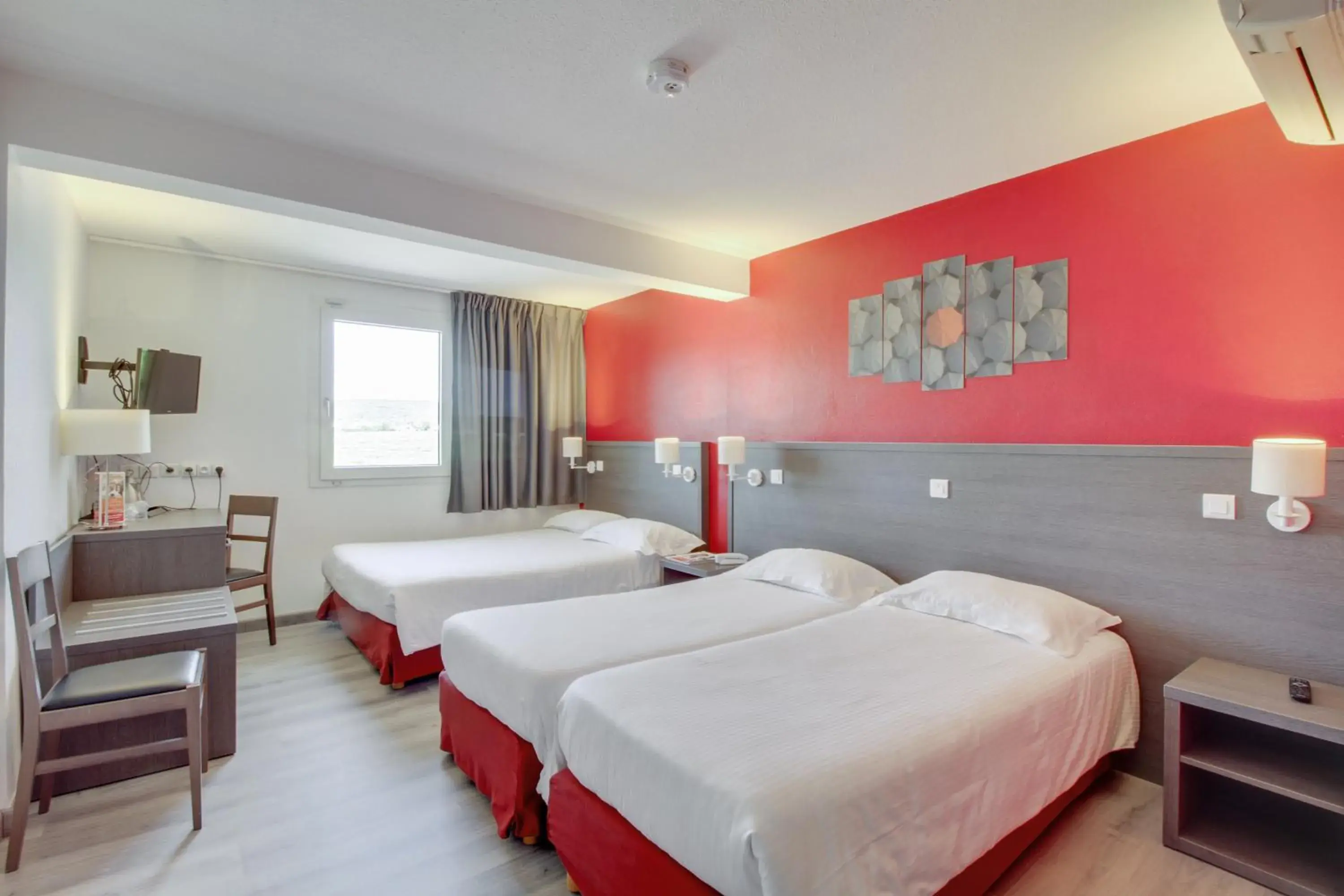 Superior Quadruple Room in Authentic by balladins Dijon / Marsannay-la-Côte Superior Quadruple Room in Authentic by balladins Dijon / Marsannay-la-Côte