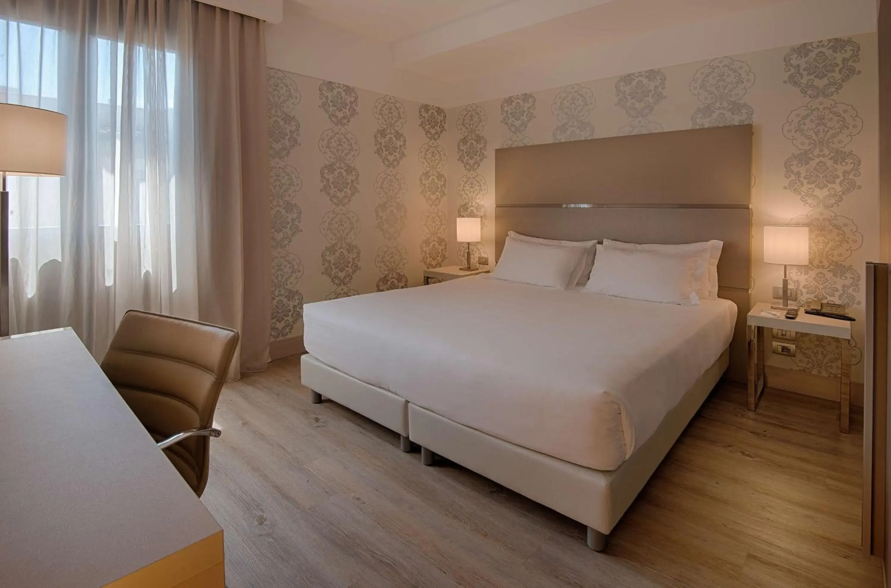 Standard Double or Twin Room in NH Firenze Standard Double or Twin Room in NH Firenze