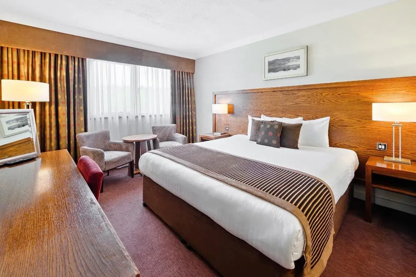 Standard King Room in The Aberdeen Altens Hotel Standard King Room in The Aberdeen Altens Hotel