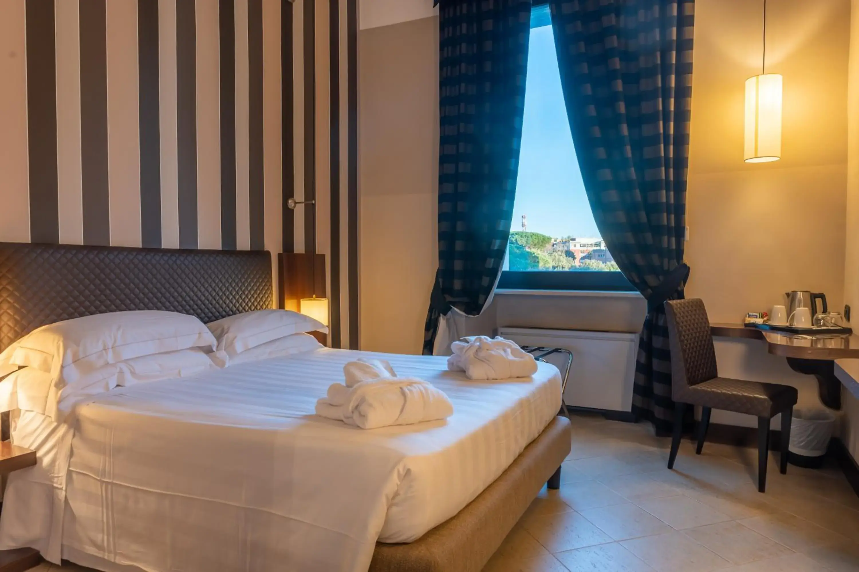 Deluxe Double Room in TH Roma - Carpegna Palace Deluxe Double Room in TH Roma - Carpegna Palace