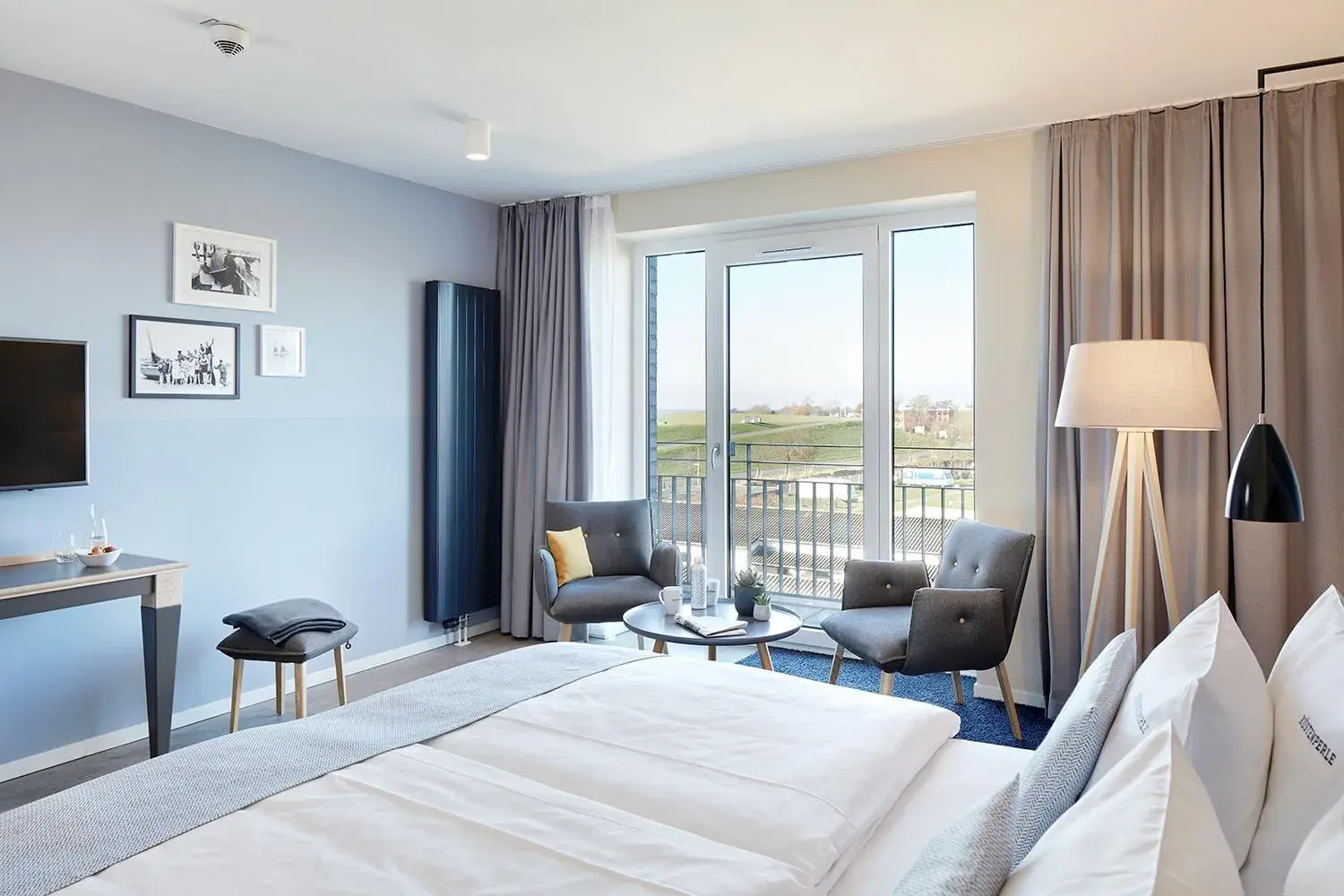 Deluxe Double Room with Side Sea View in Küstenperle Strandhotel & Spa Deluxe Double Room with Side Sea View in Küstenperle Strandhotel & Spa