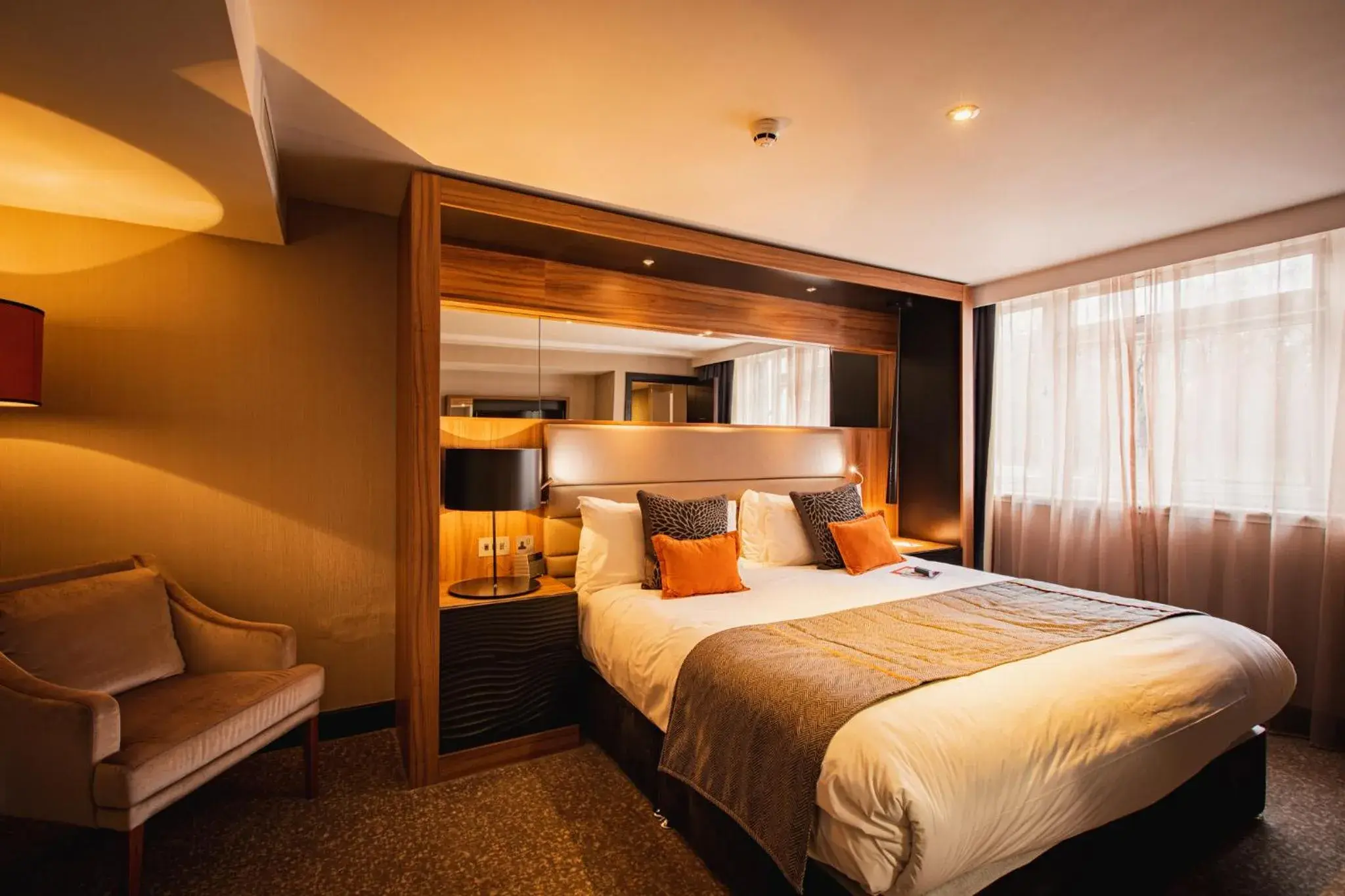 Standard King Room in Crowne Plaza Gerrards Cross by IHG Standard King Room in Crowne Plaza Gerrards Cross by IHG