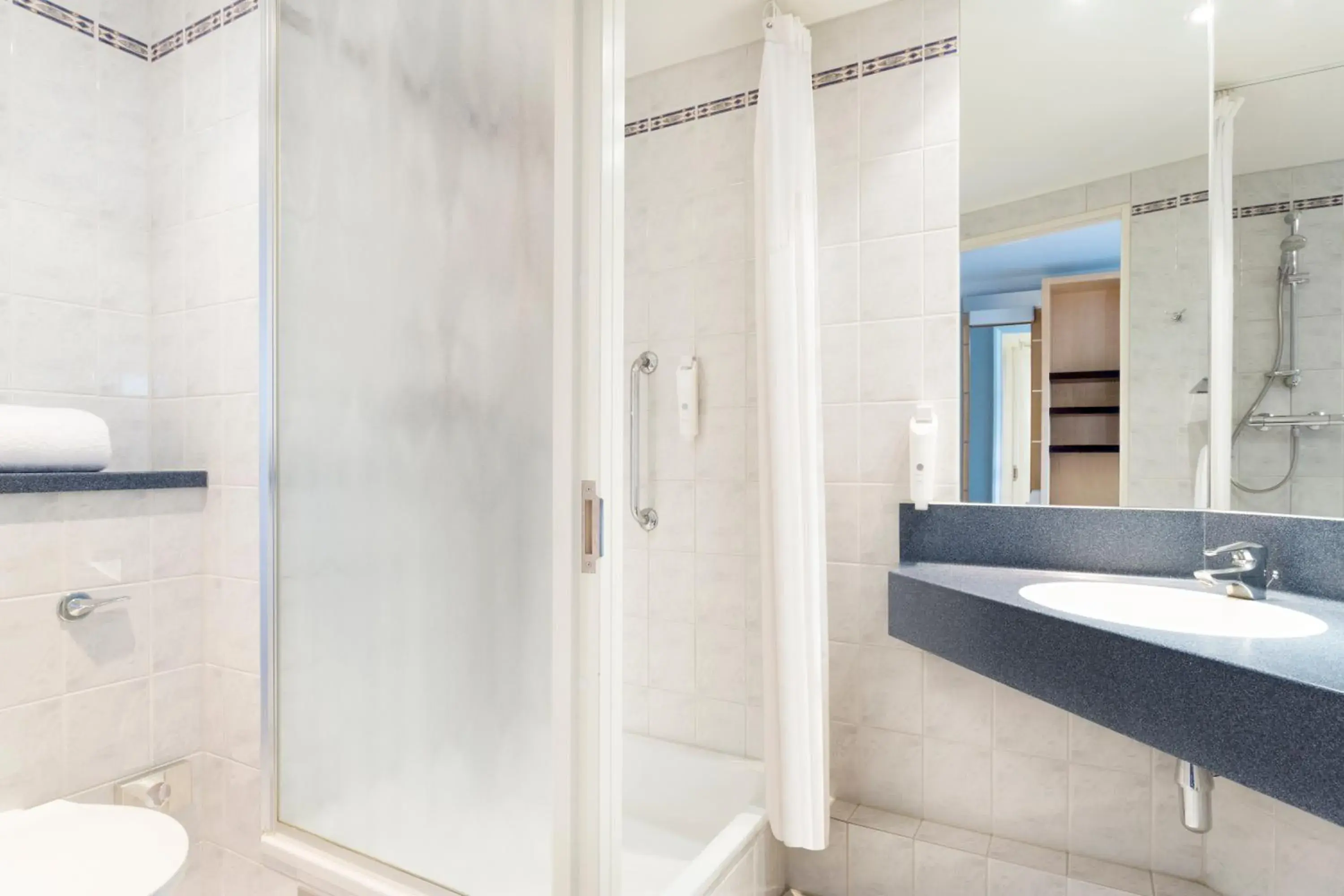 Standard Twin Room with Free Hot Breakfast in Holiday Inn Express Southampton - M27, J7 by IHG Standard Twin Room with Free Hot Breakfast in Holiday Inn Express Southampton - M27, J7 by IHG