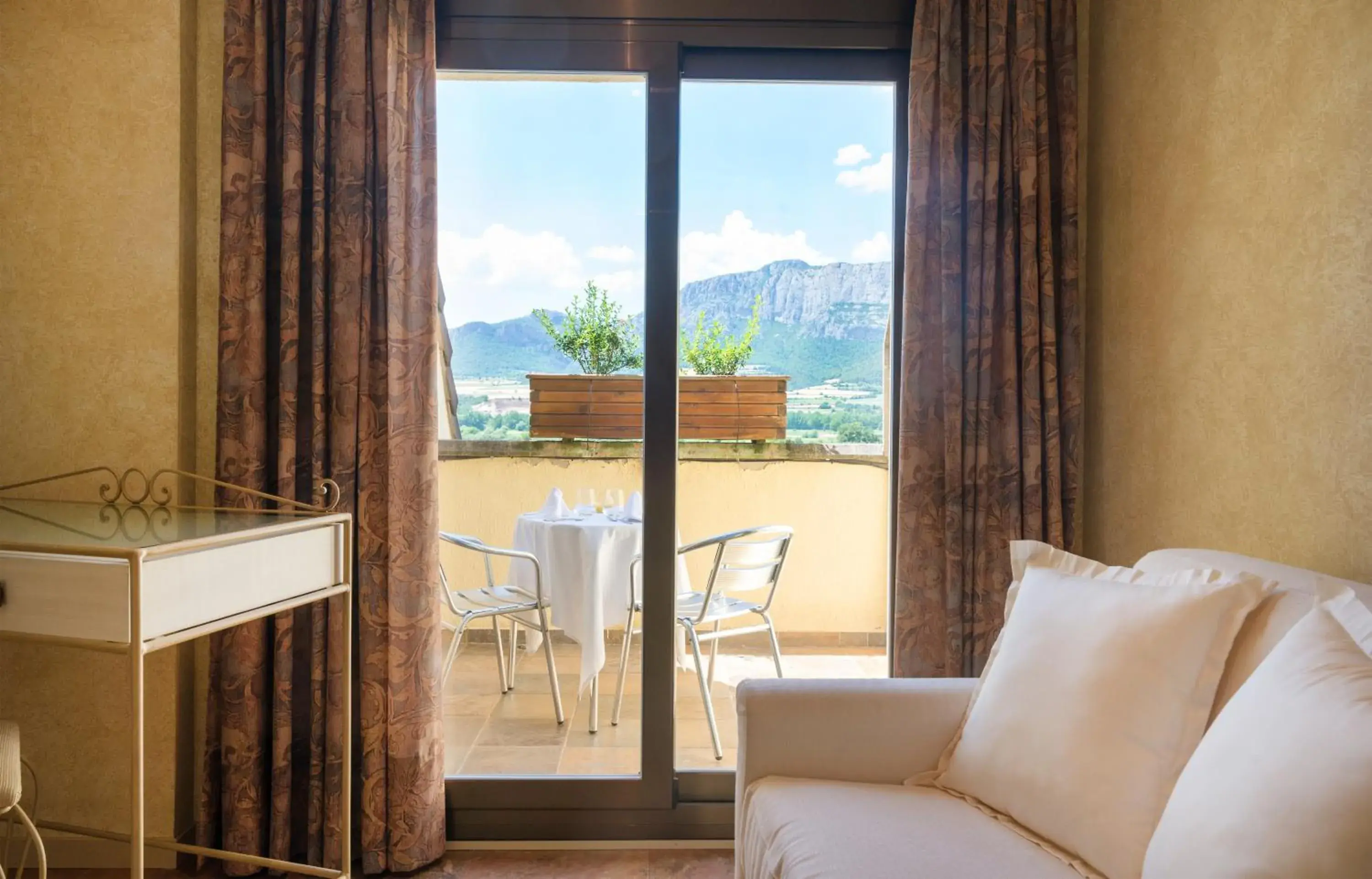 Superior Twin Room - single occupancy in Hotel Restaurant Cal Petit Superior Twin Room - single occupancy in Hotel Restaurant Cal Petit