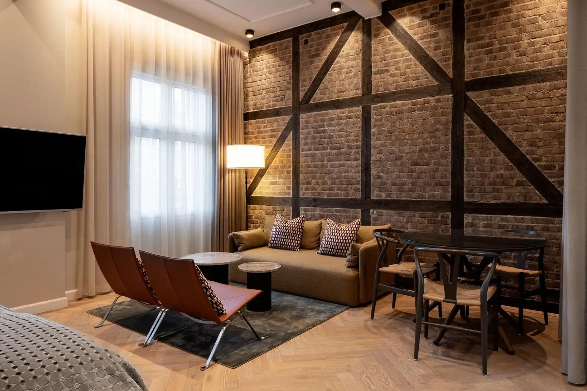 Signature Suite in Ascot Hotel Signature Suite in Ascot Hotel