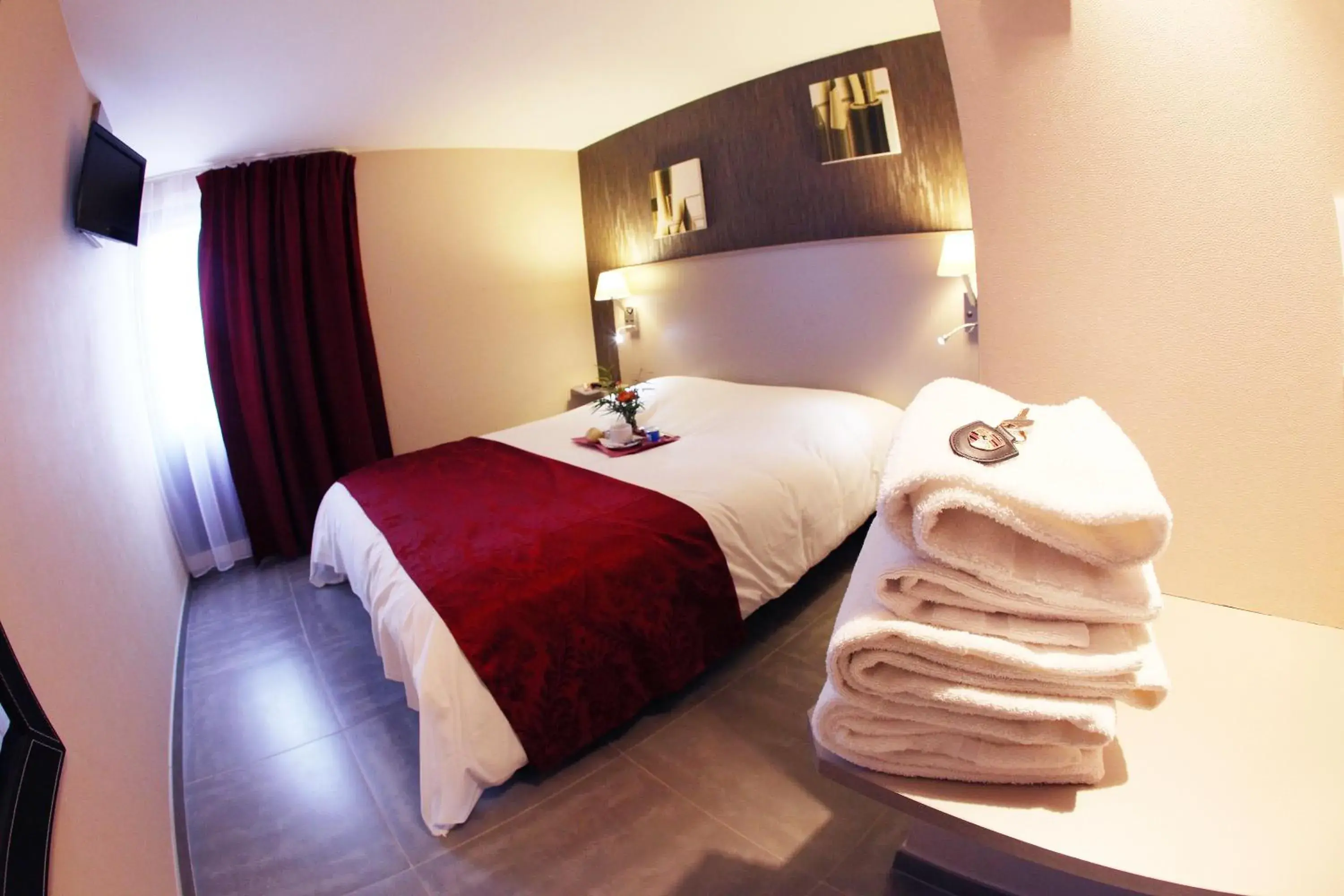 Double Room with Terrace in Hotel Le Coudon Double Room with Terrace in Hotel Le Coudon