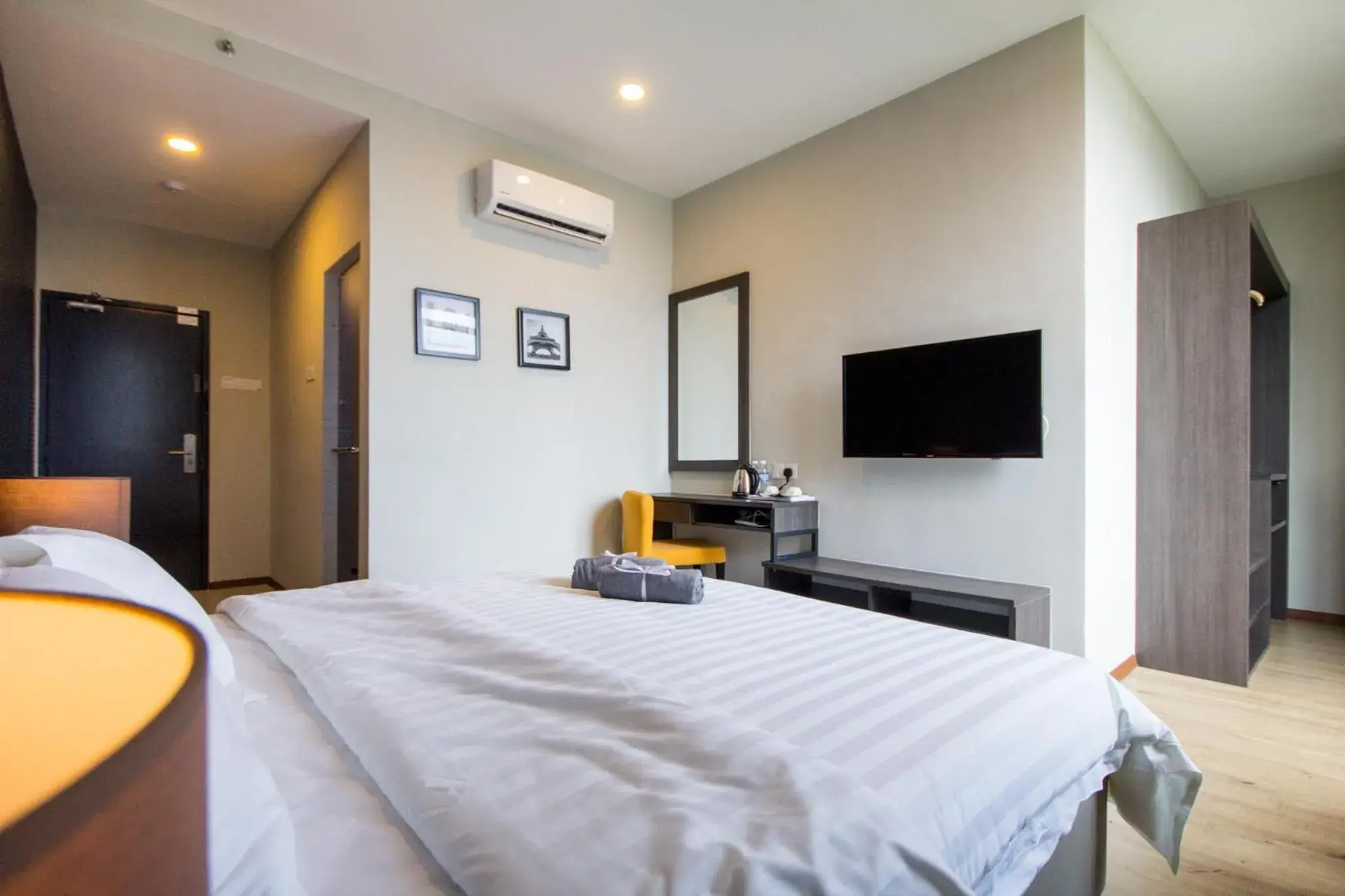 Deluxe Double Room in OMG Hotel Deluxe Double Room in OMG Hotel