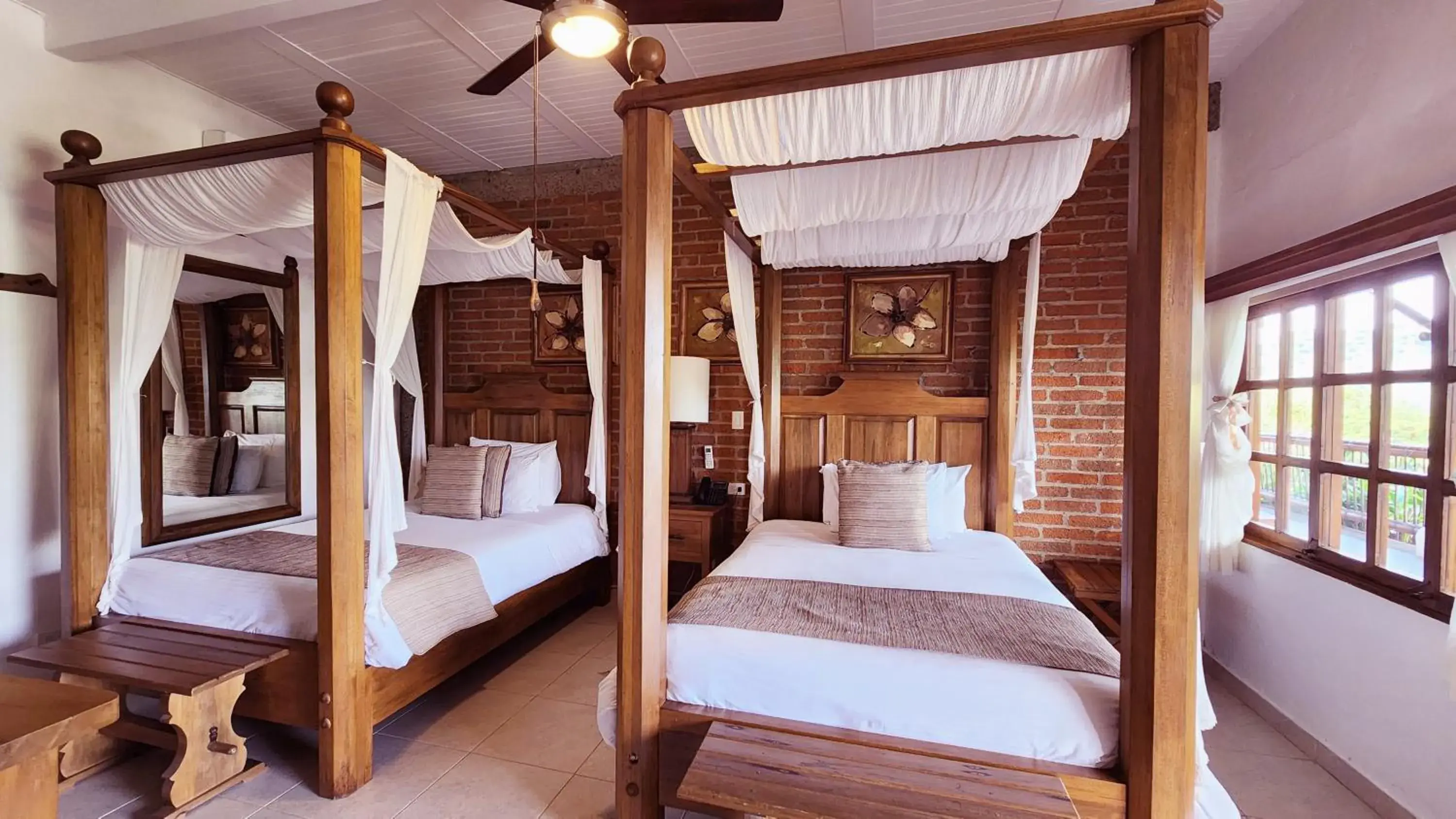 Superior Twin Room in Hotel Casa San Carlos Lodge Pereira Superior Twin Room in Hotel Casa San Carlos Lodge Pereira